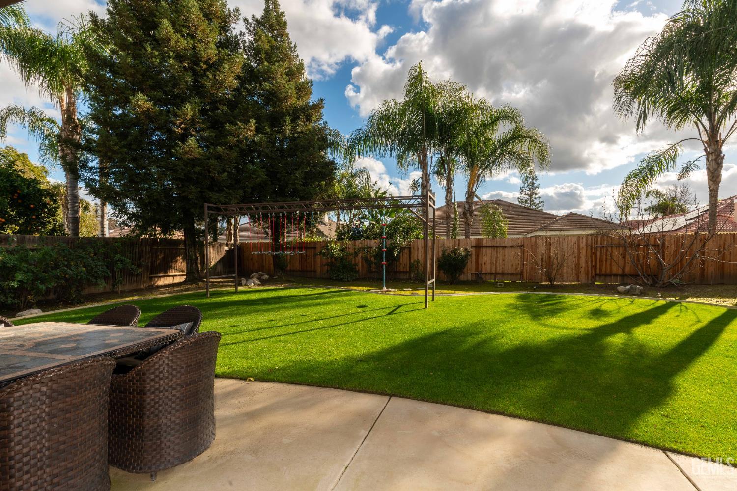 10103 Wentworth Court — photo 32