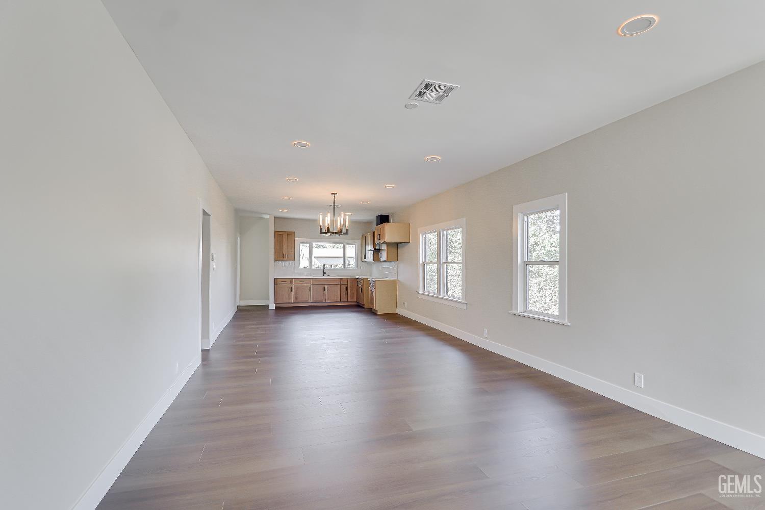 321 Oleander Avenue — photo 5