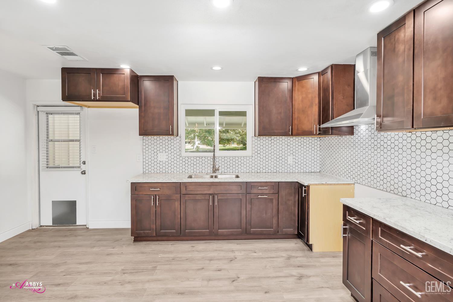 6104 Bel Aire Way — photo 10