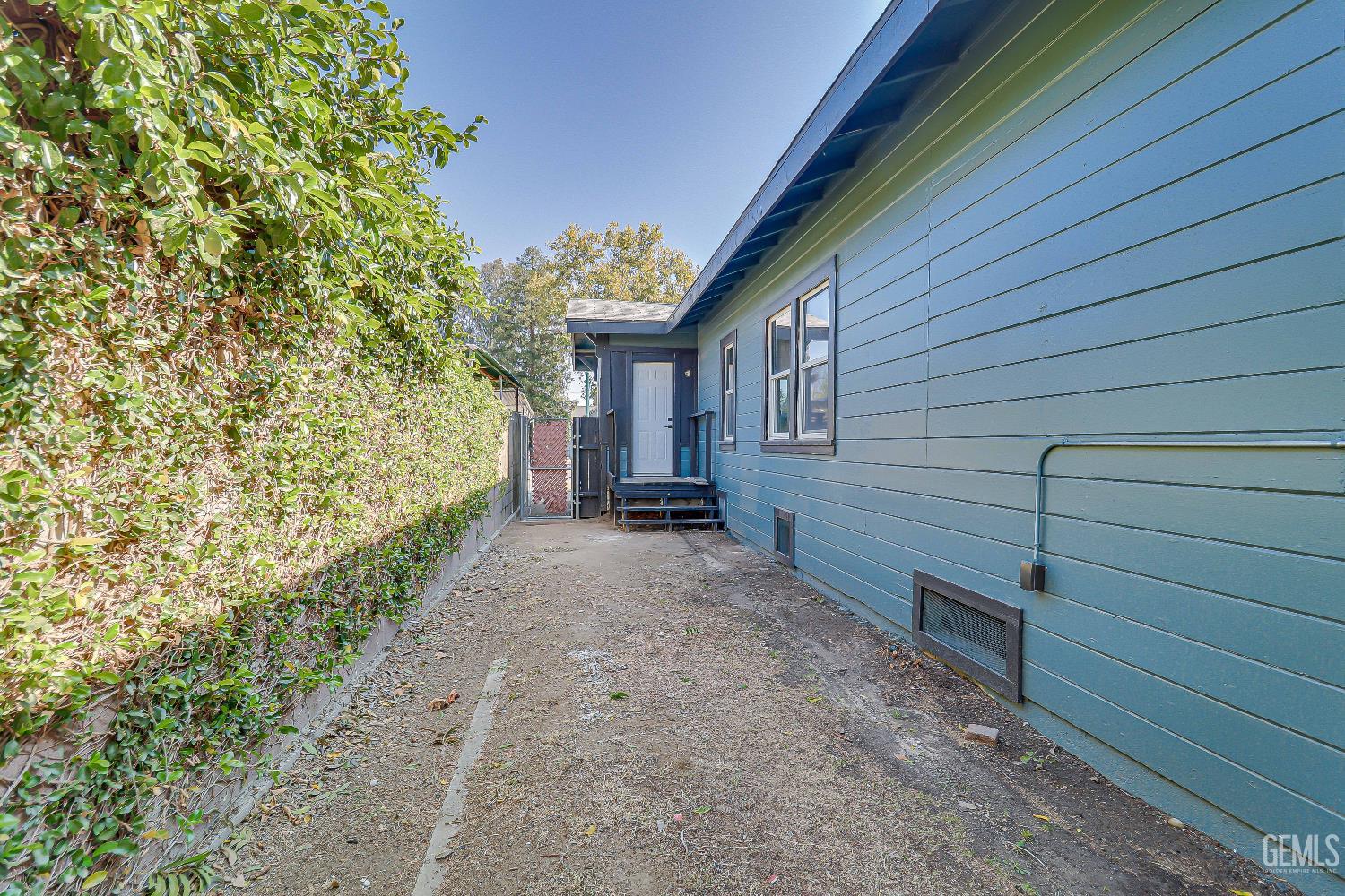 321 Oleander Avenue — photo 24