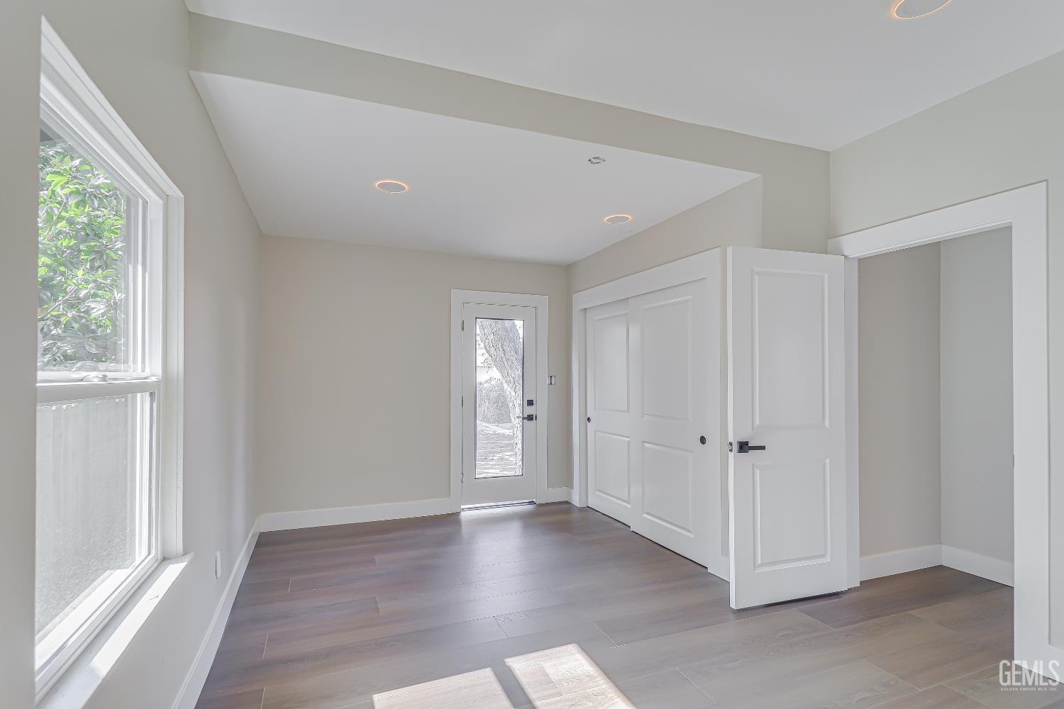 321 Oleander Avenue — photo 21