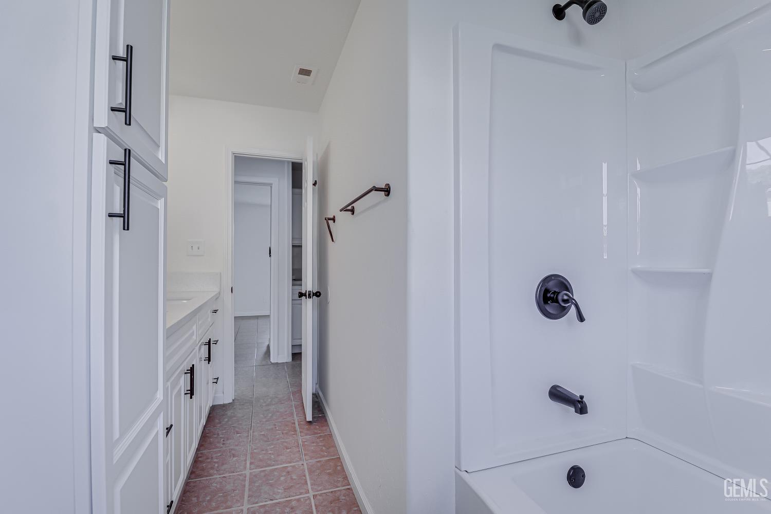 1410 Southgate Drive, Bakersfield, CA 93304 — photo 18
