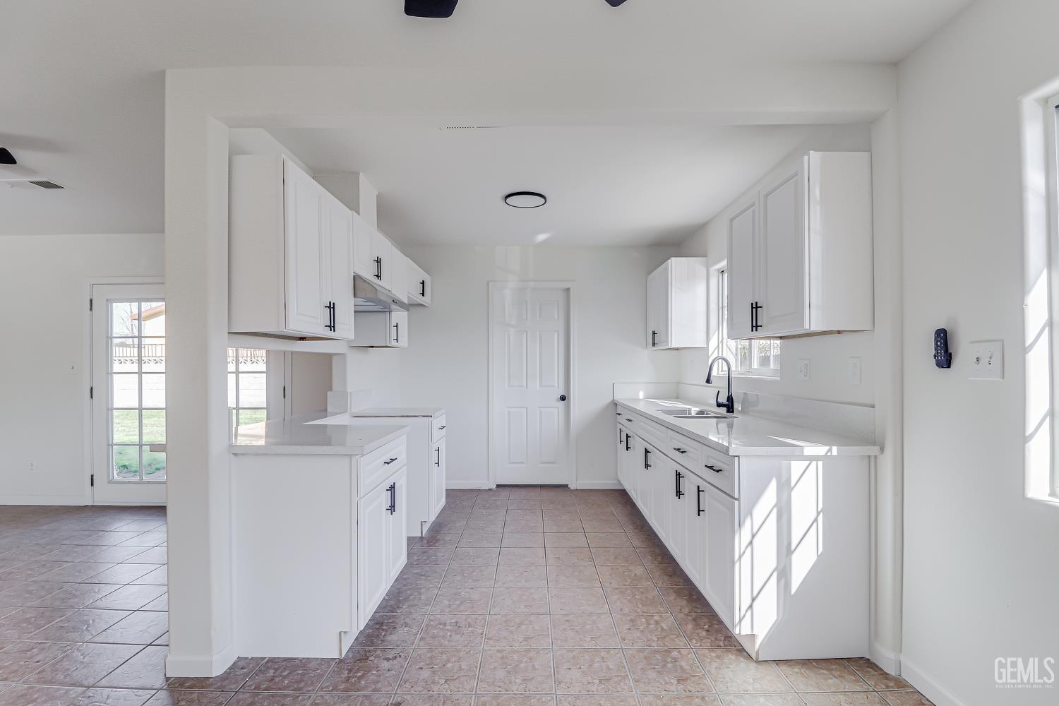 1410 Southgate Drive, Bakersfield, CA 93304 — photo 8