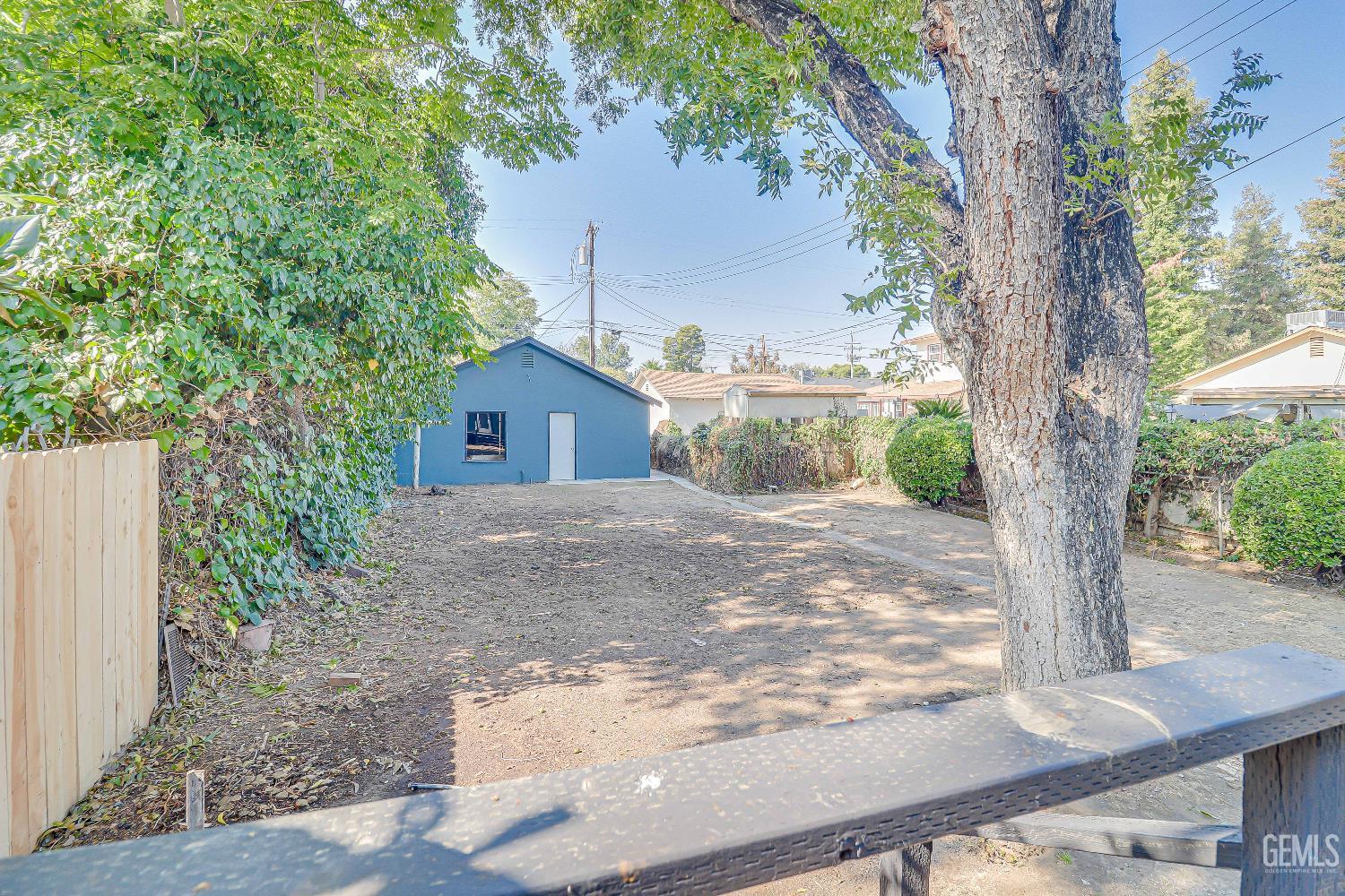 321 Oleander Avenue — photo 22