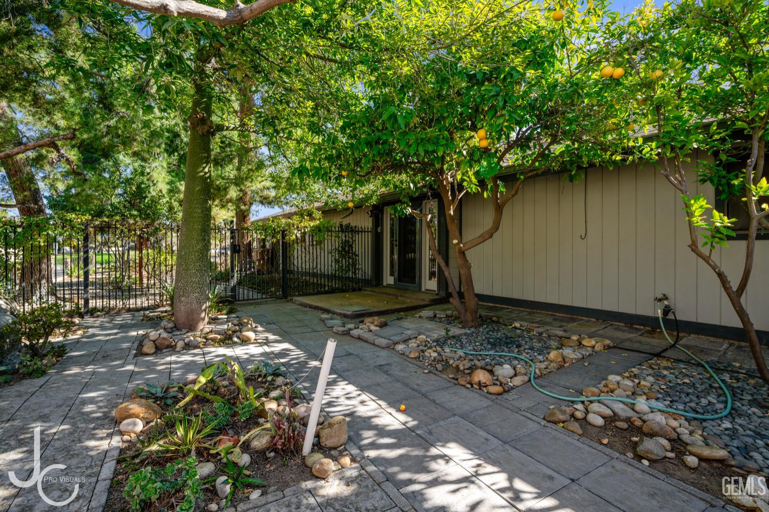 12139 Cattle King Drive — photo 45