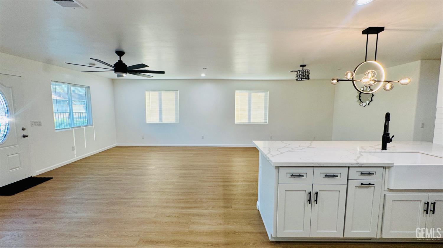 801 S Oleander Avenue — photo 11