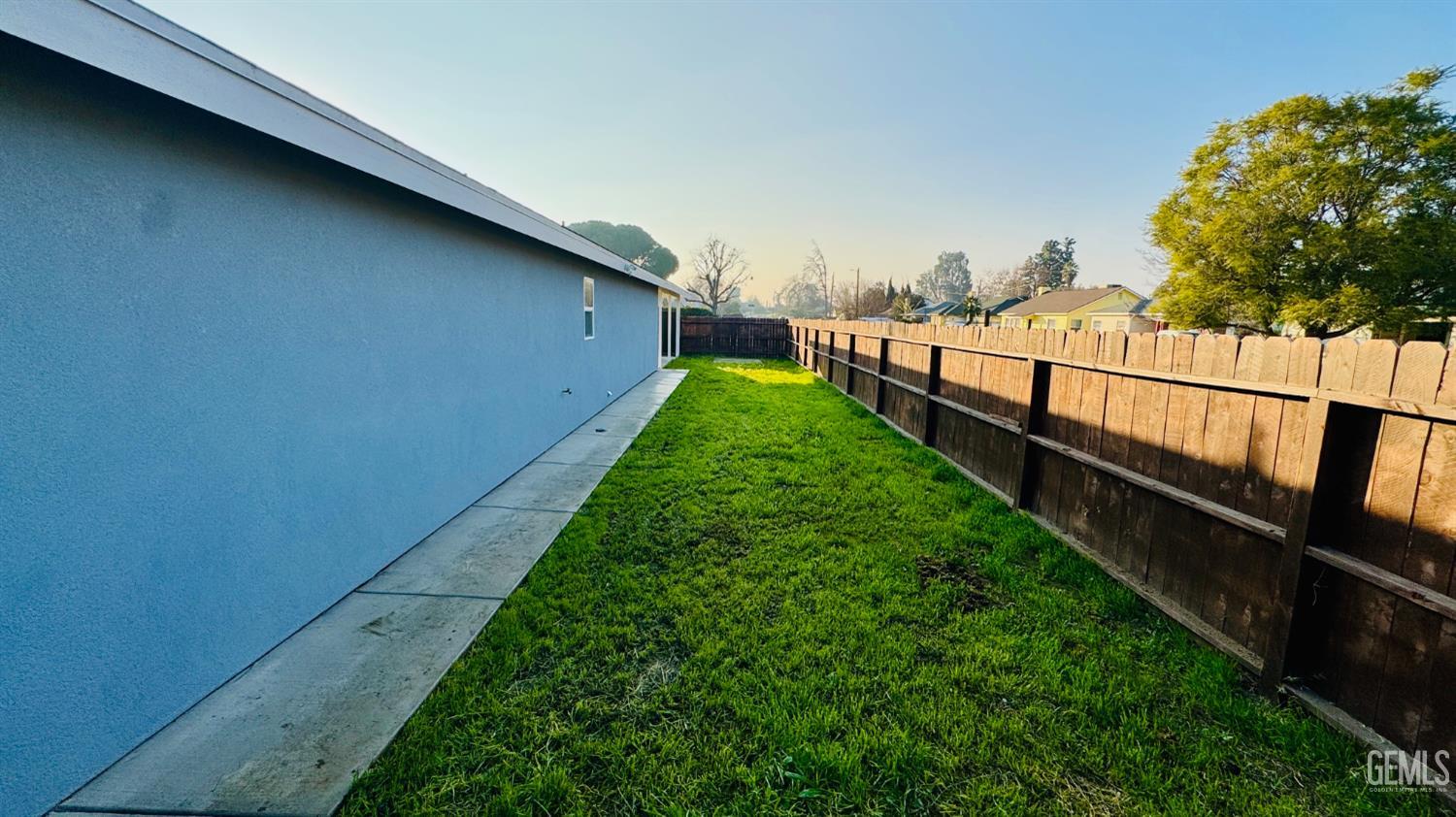 801 S Oleander Avenue — photo 24