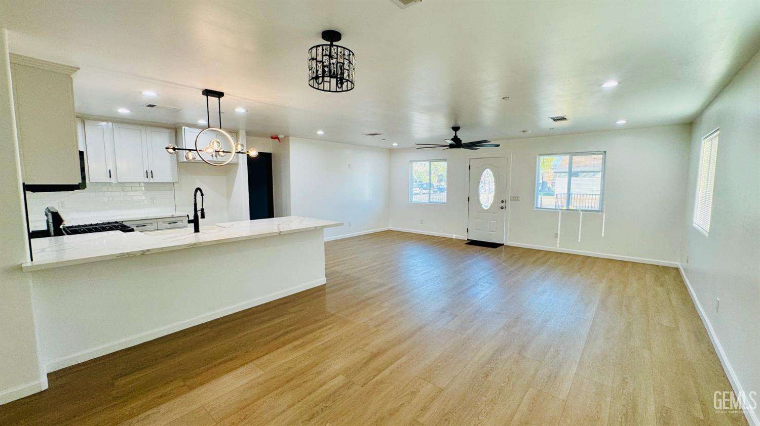 801 S Oleander Avenue — photo 12