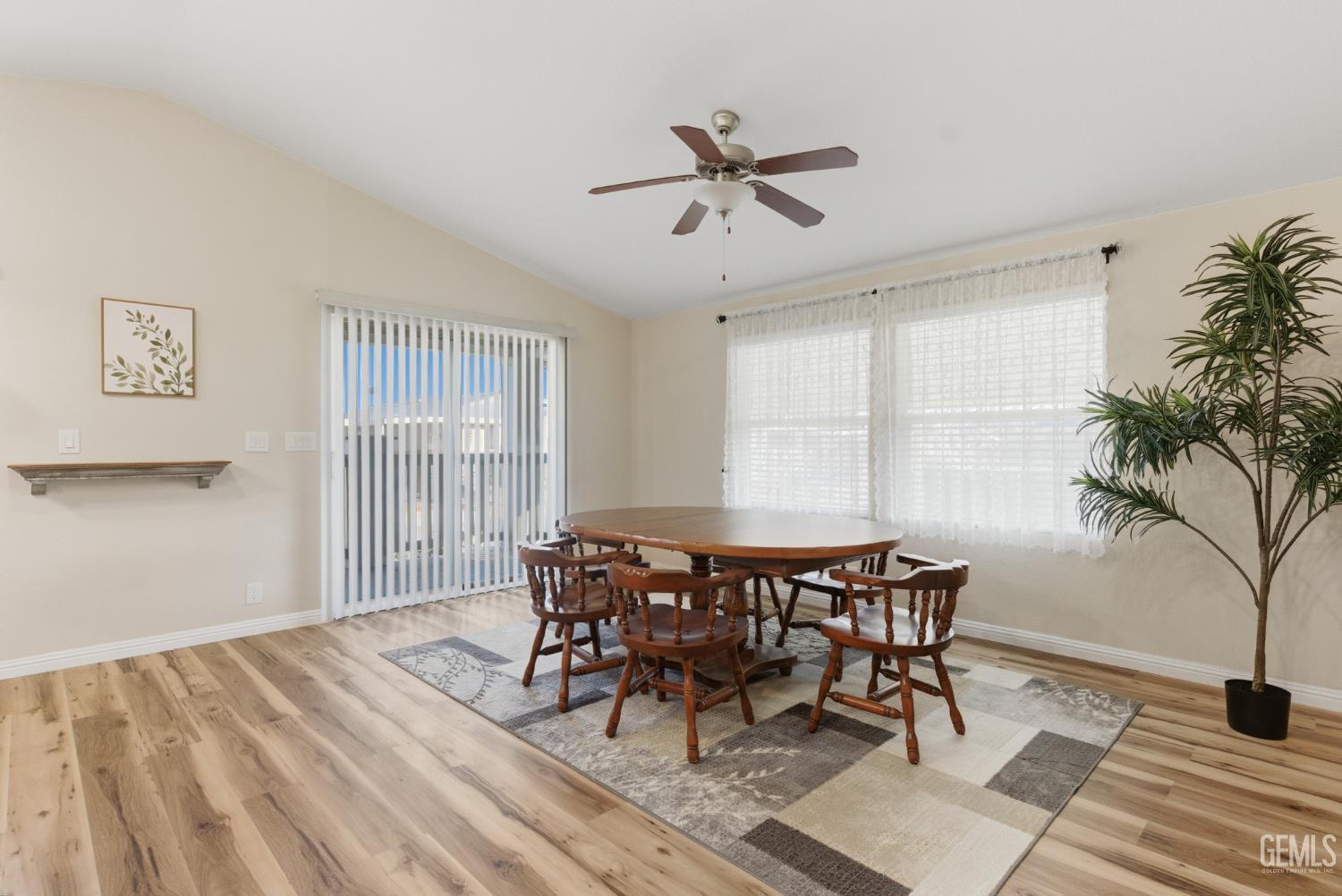 1225 Taft Highway — photo 8