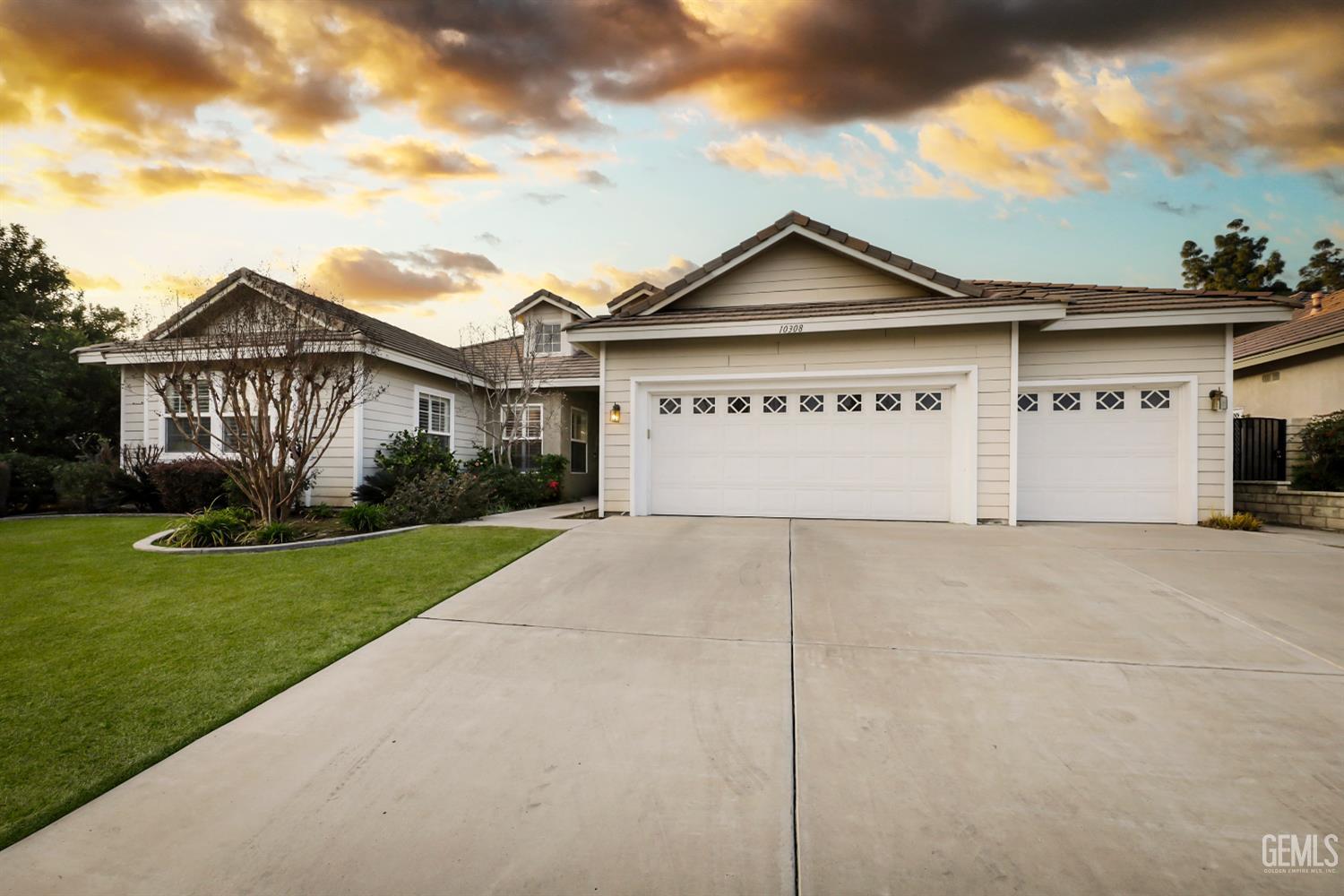 10308 Dutch Iris Drive — photo 36