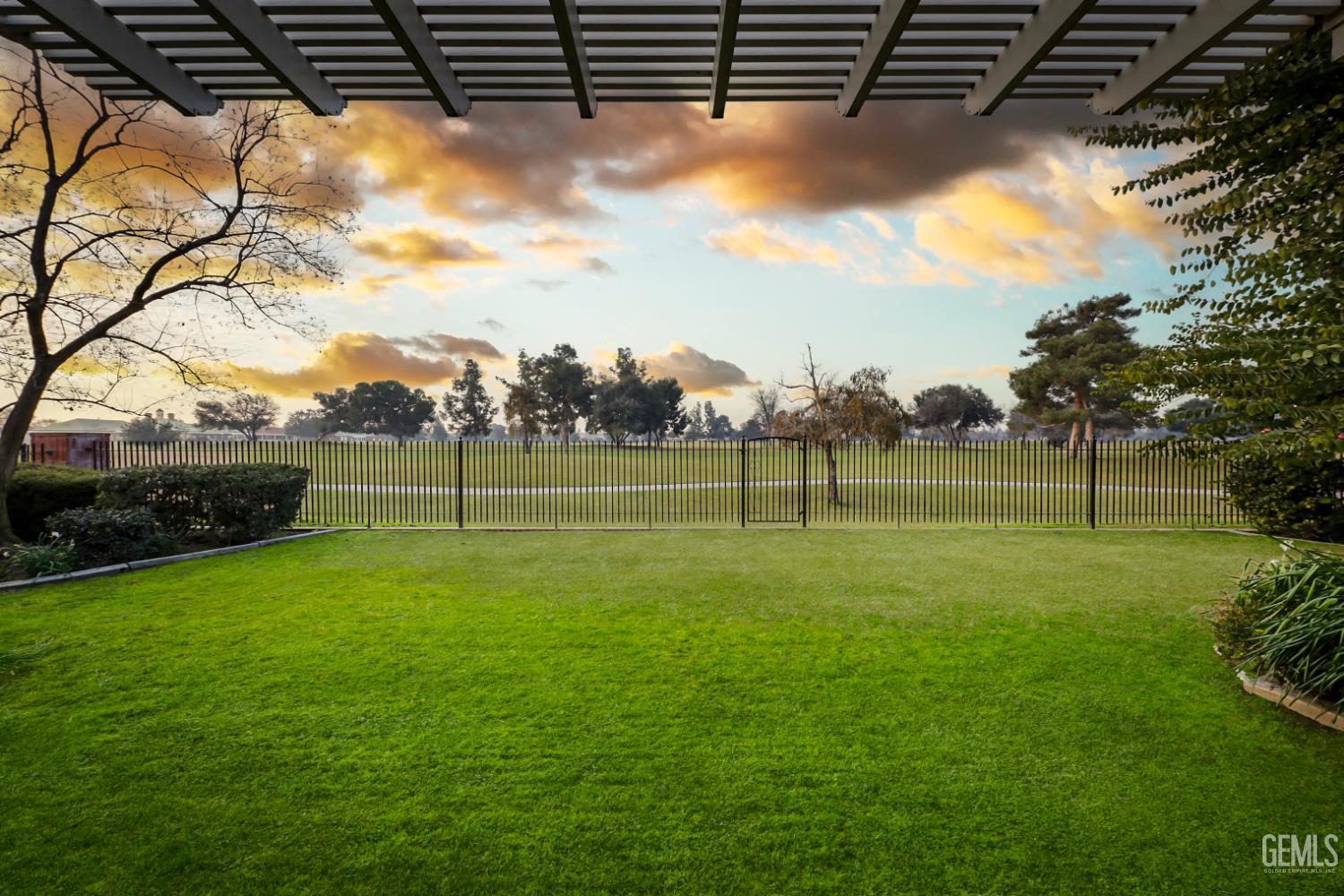 10308 Dutch Iris Drive — photo 3