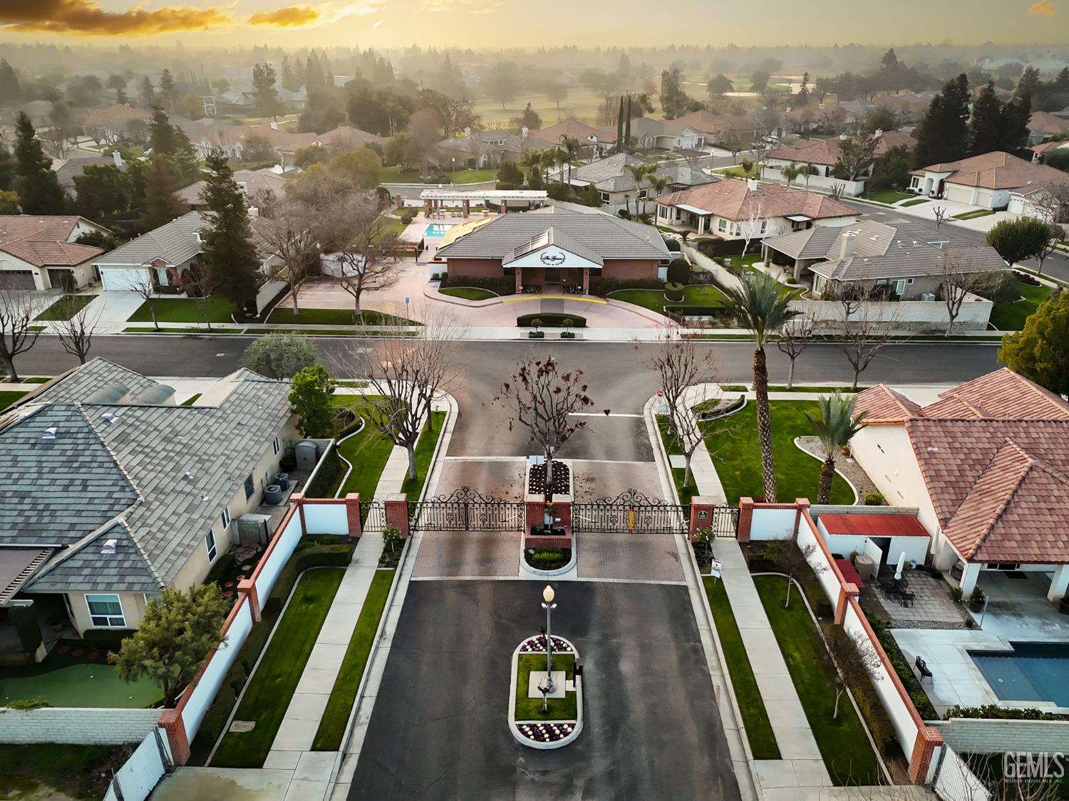 10308 Dutch Iris Drive — photo 39