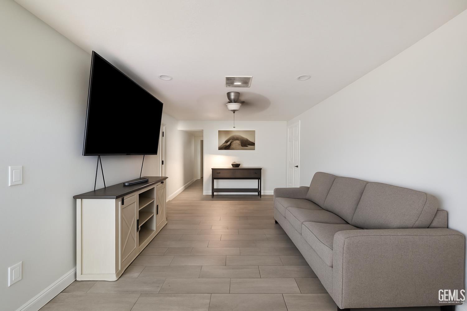 818 Decatur — photo 3