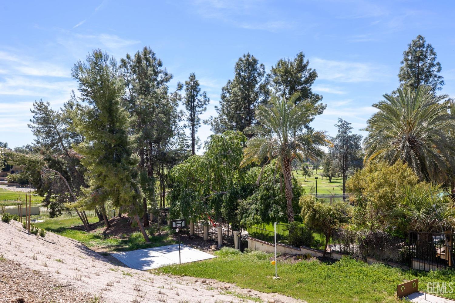 5808 Levanto Street — photo 64
