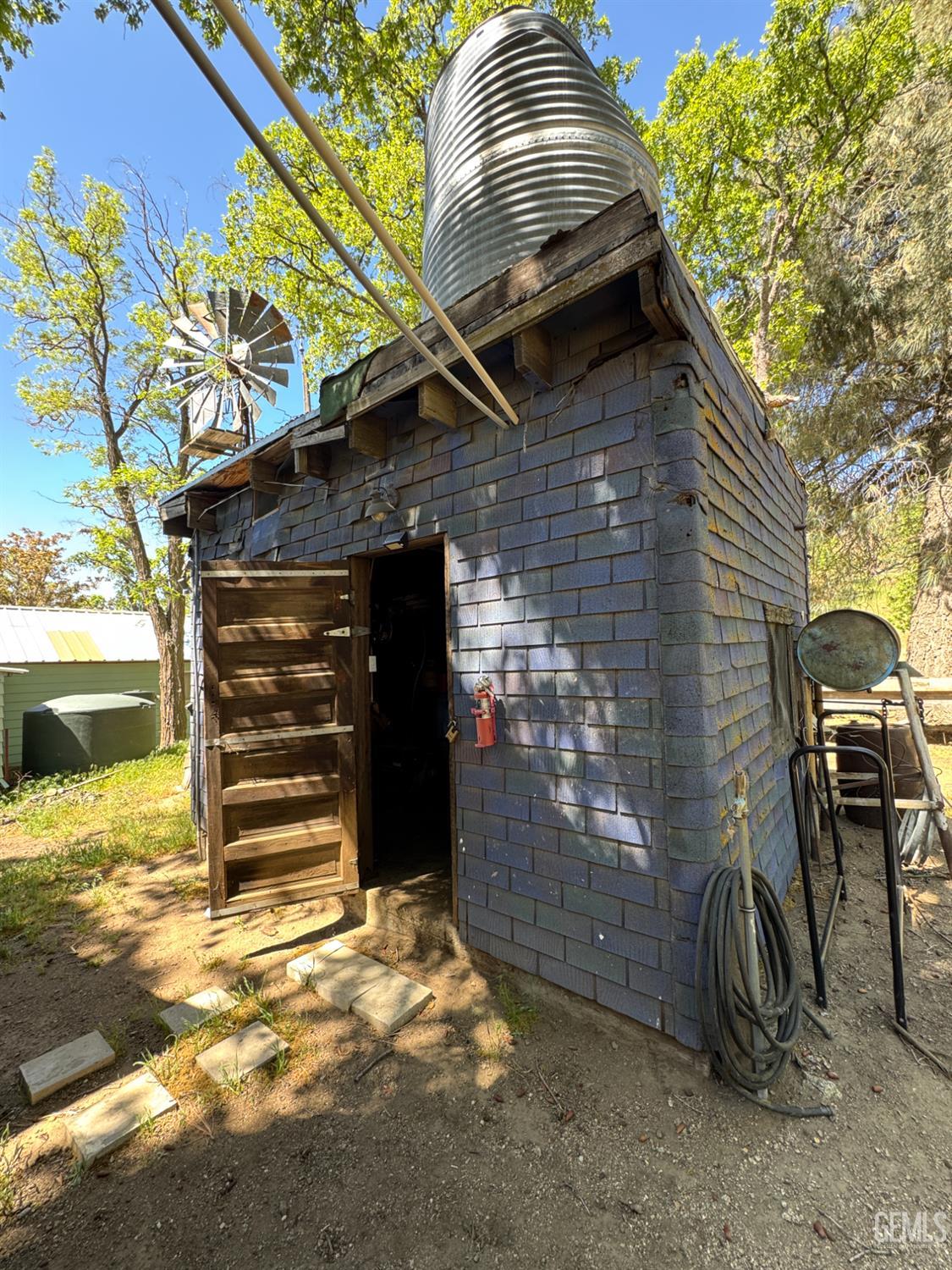 1 Maple Ave — photo 17