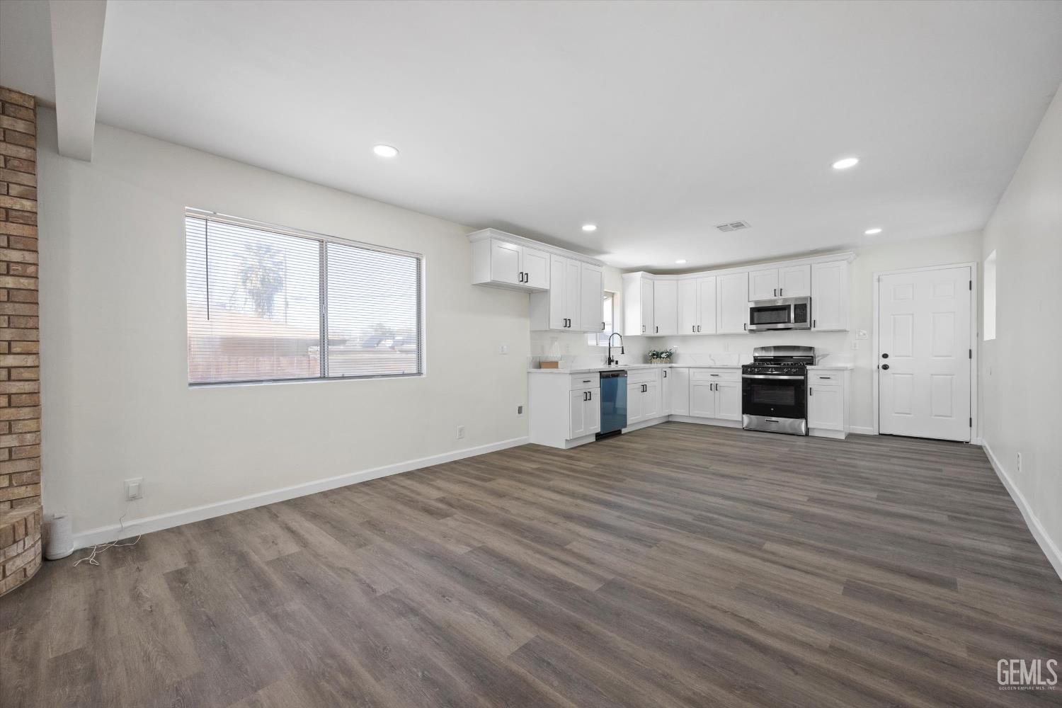 2814 College Avenue — photo 9