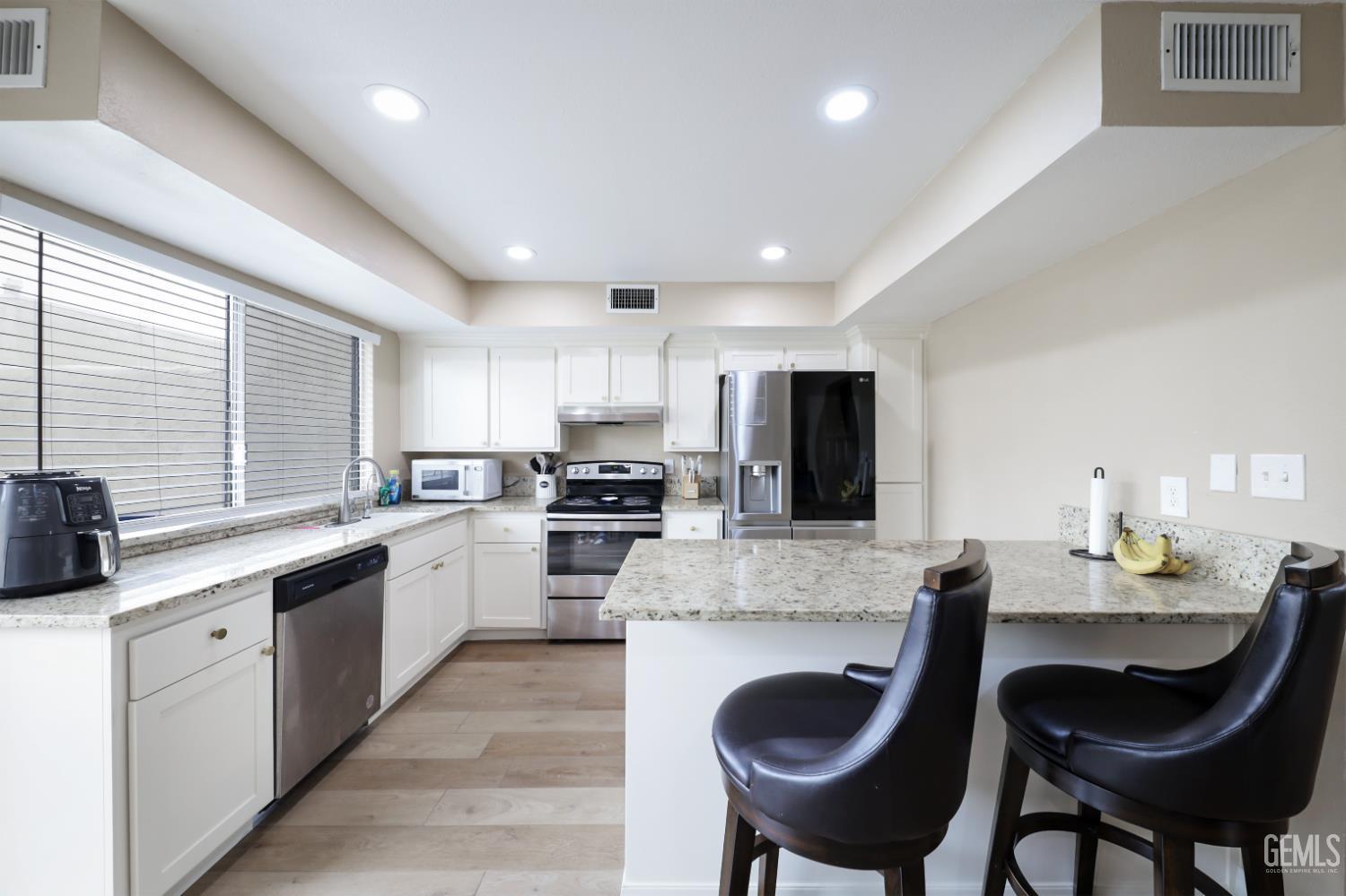 930 Olive Drive — photo 19