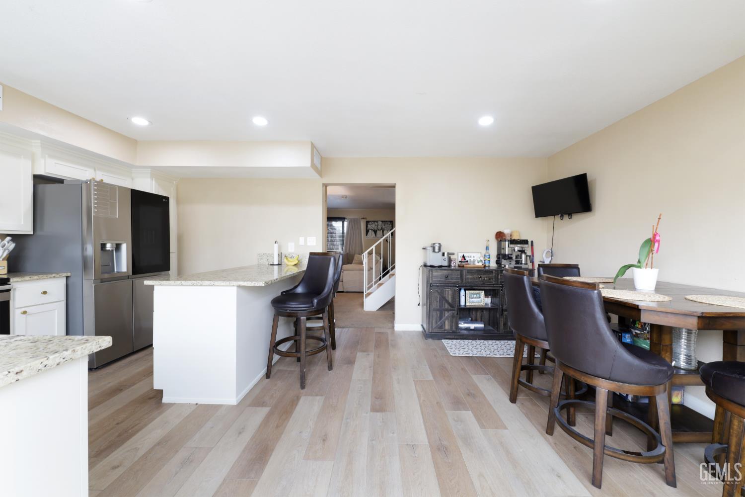 930 Olive Drive — photo 17