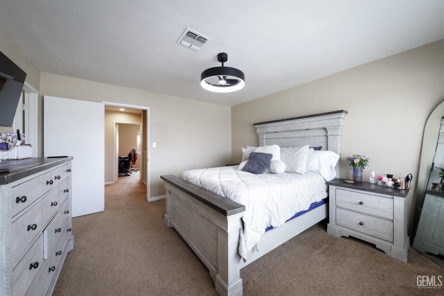 930 Olive Drive — photo 10