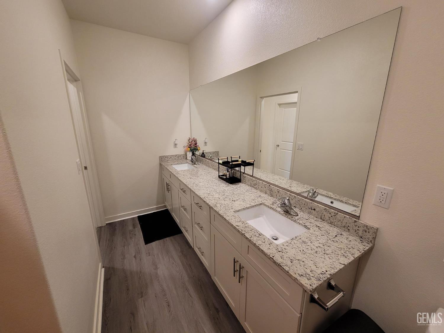 4917 Chukchansi Avenue — photo 12