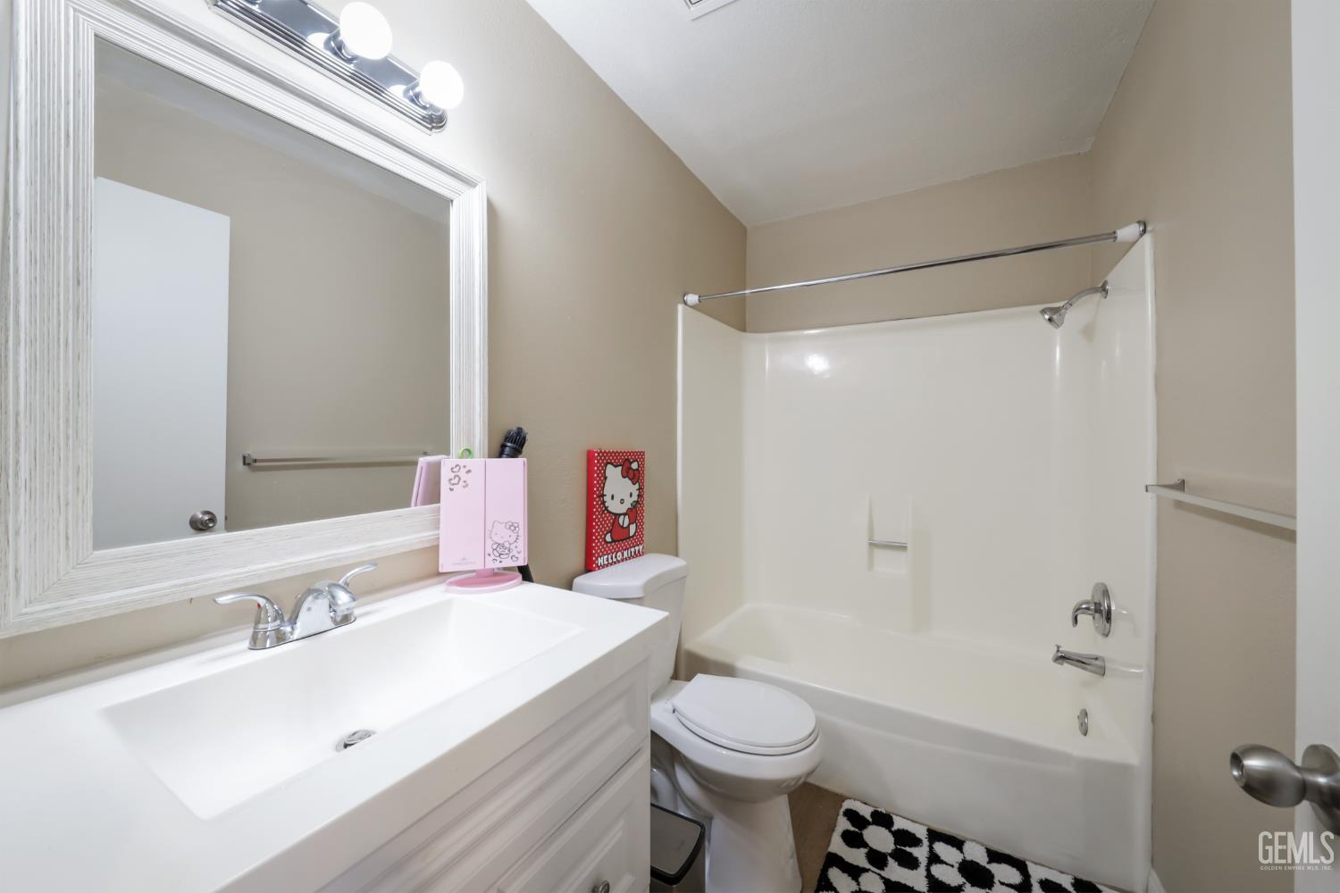 930 Olive Drive — photo 14
