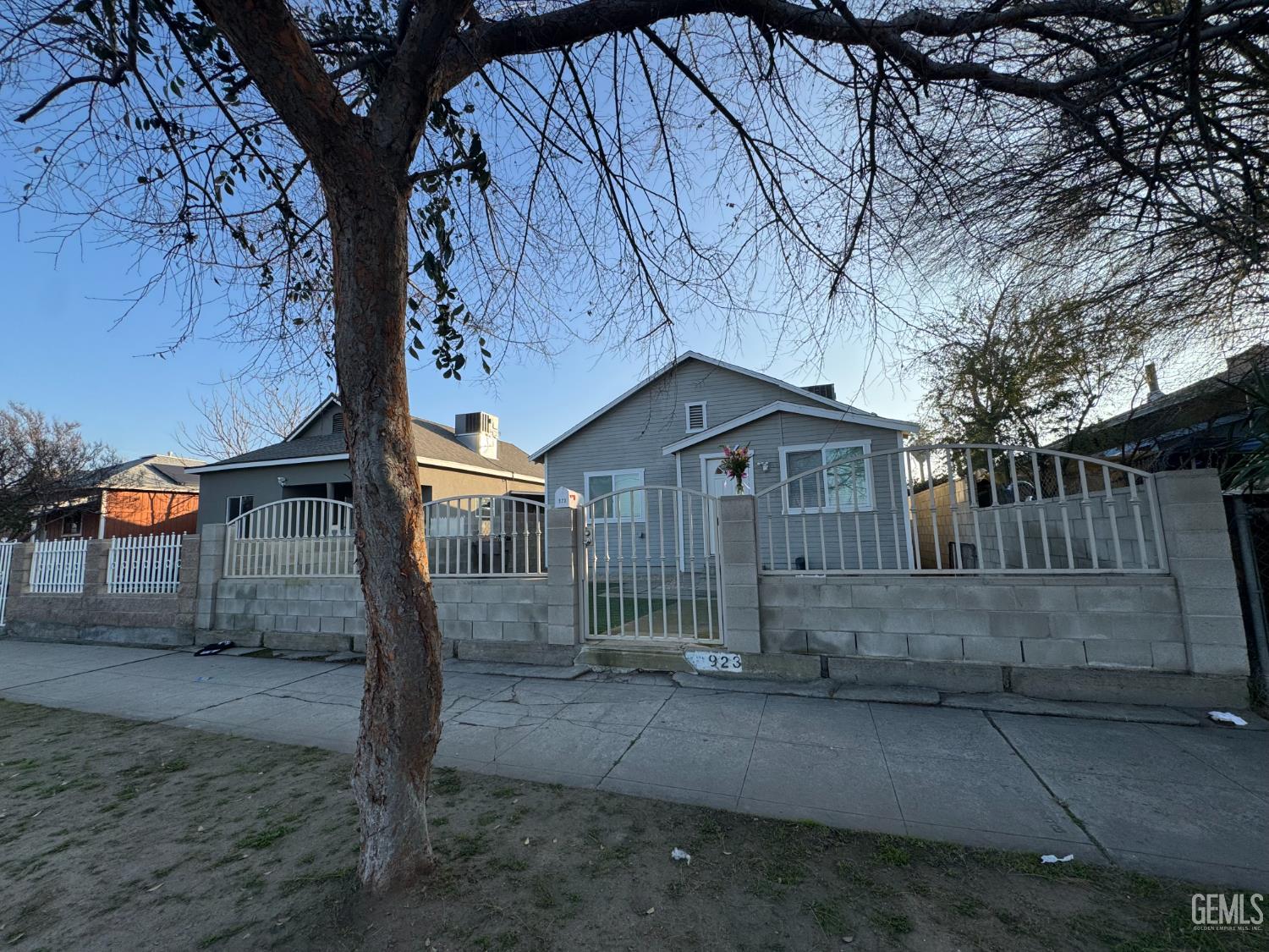 923 Sumner Street — photo 26