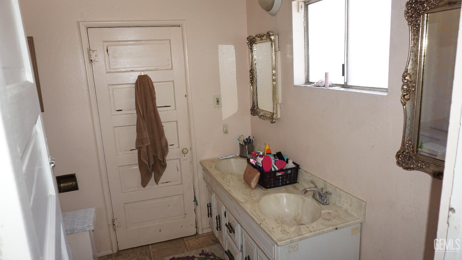 518 Monterey Street — photo 12