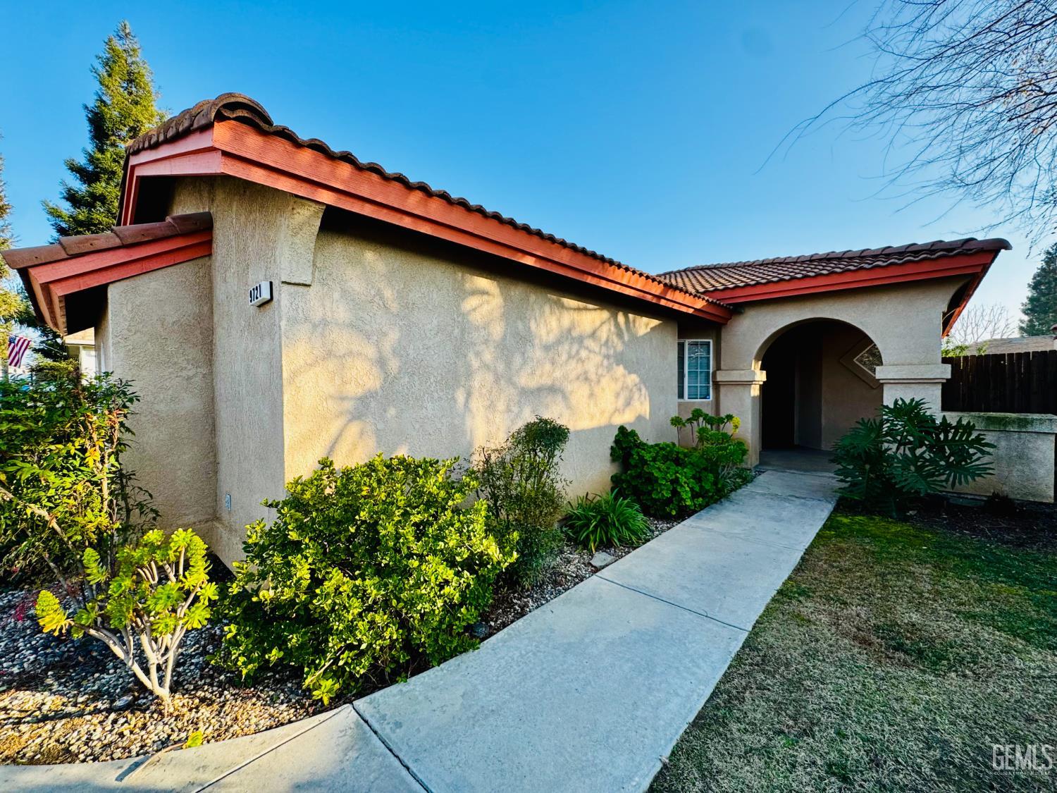 9721 Manhattan Drive — photo 5