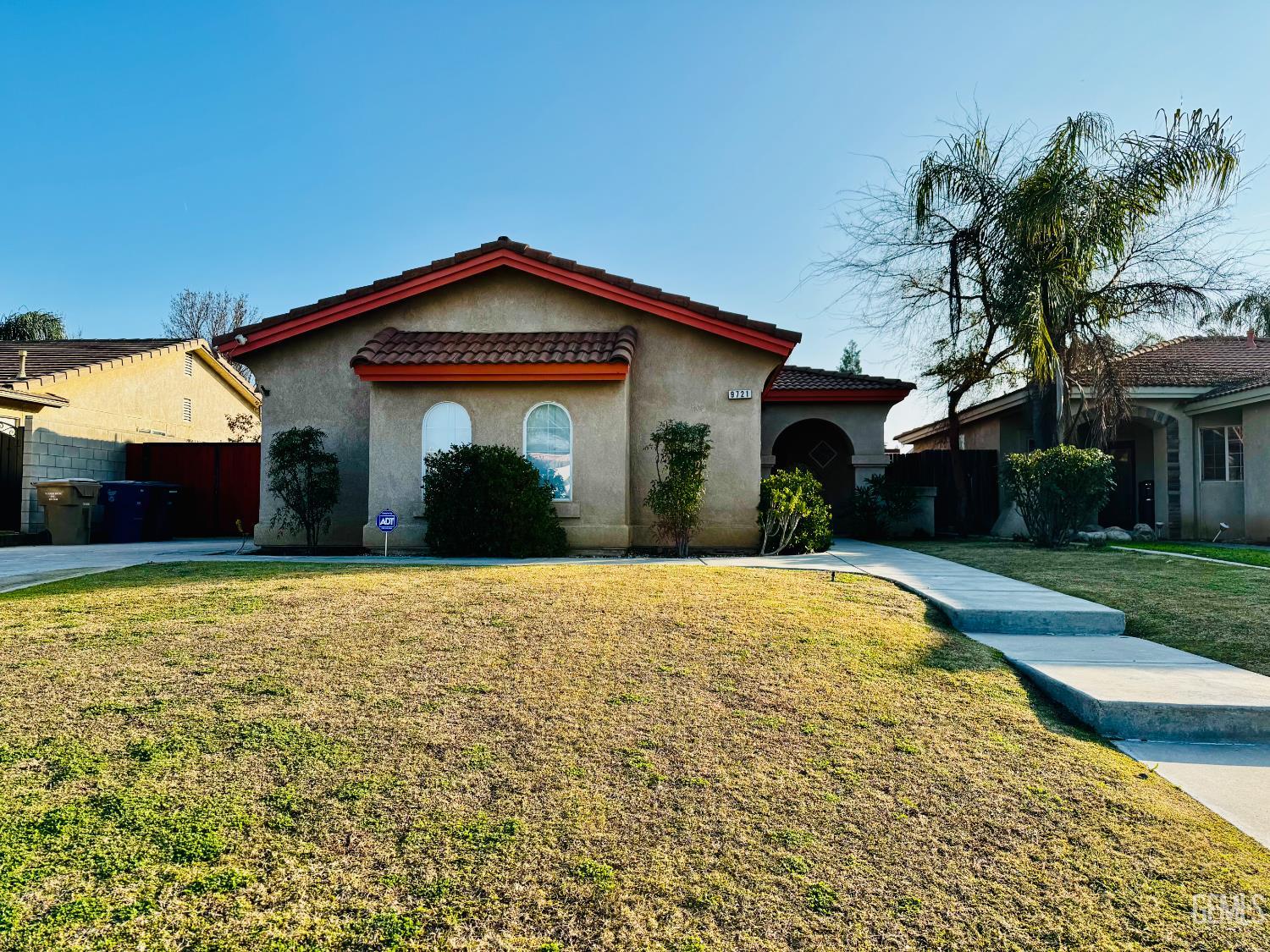 9721 Manhattan Drive — photo 4
