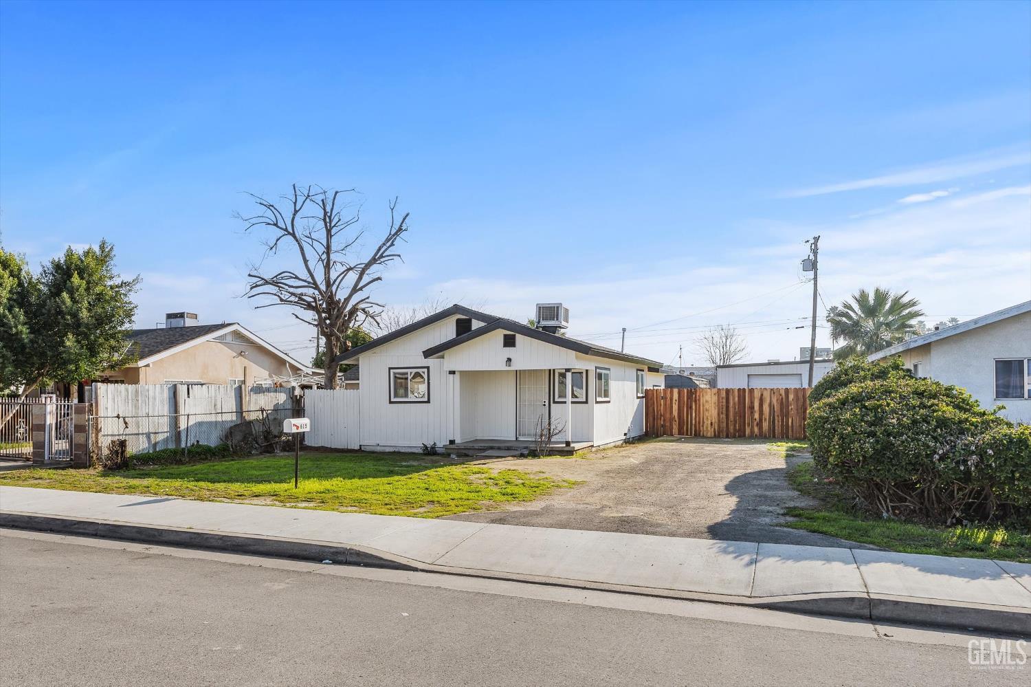 615 Butte Street — photo 3