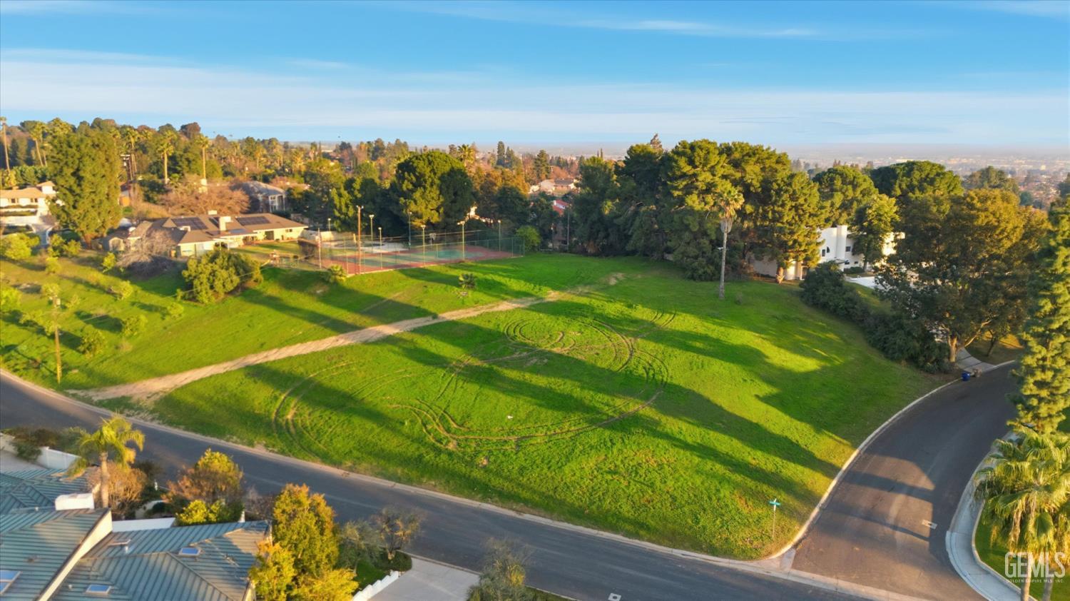 Country Club Drive — photo 3