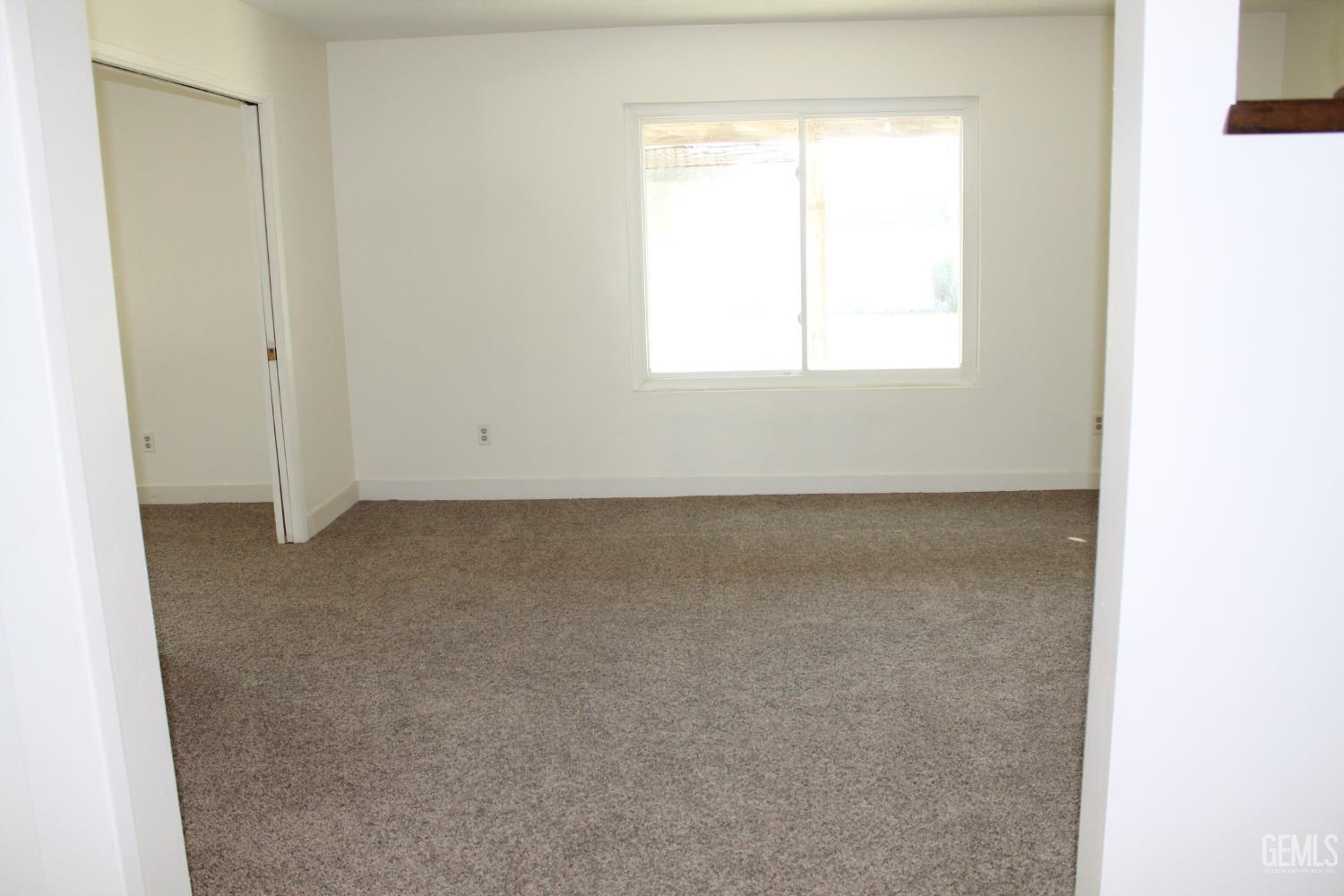Single Family Residence in Bakersfield, photo 5 of 51