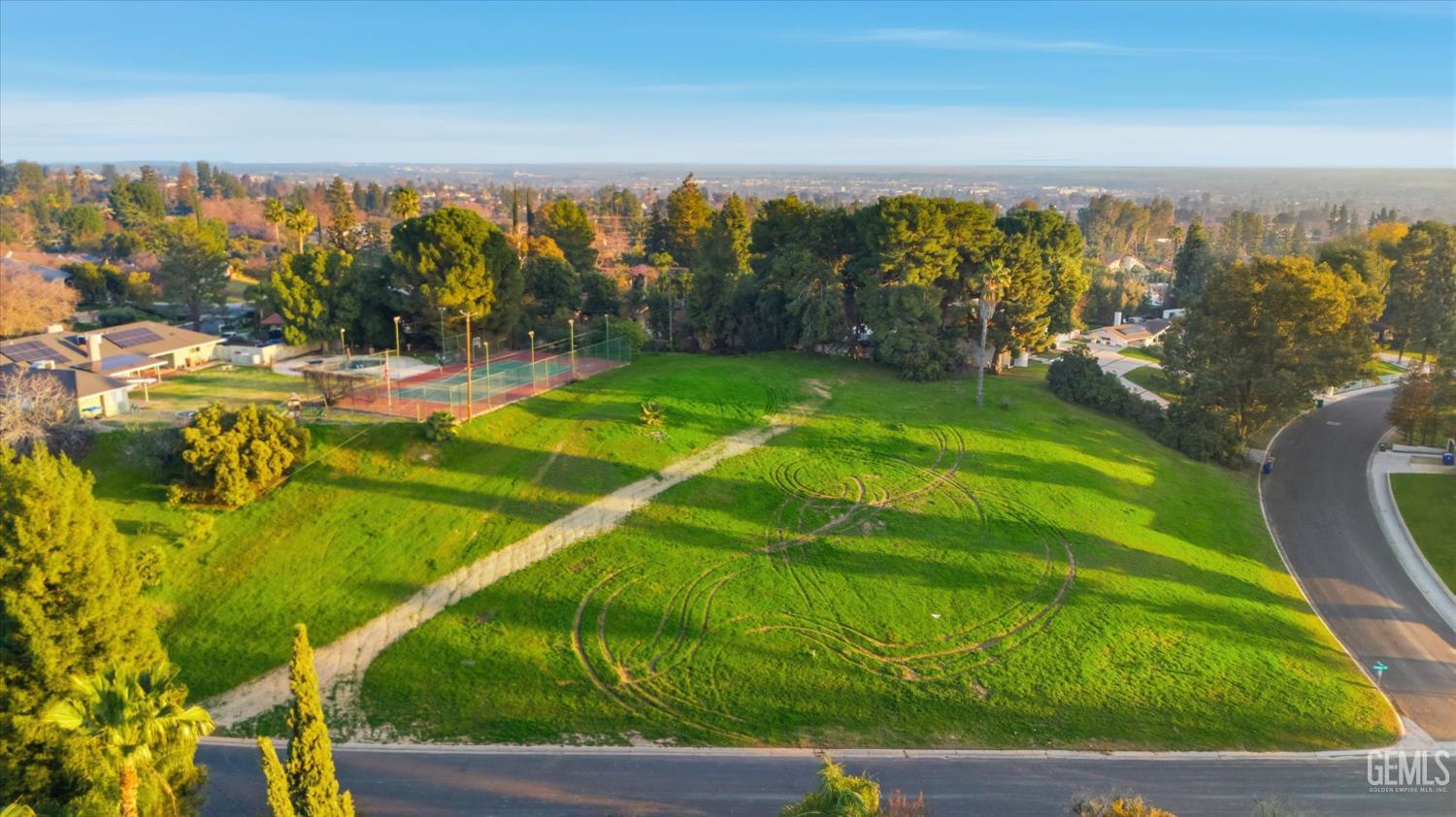 Country Club Drive — photo 5