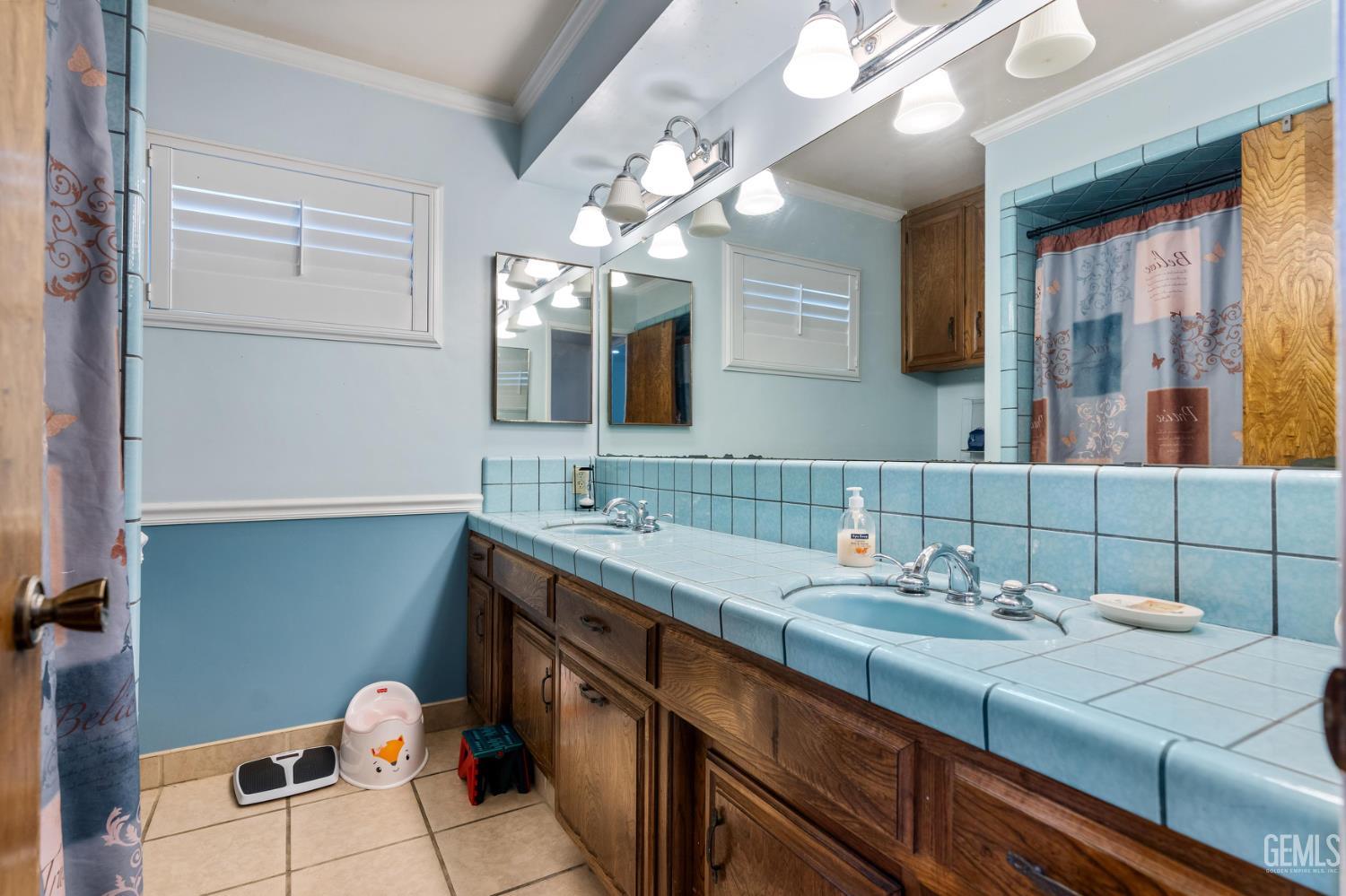 6918 Crestwood Street — photo 10