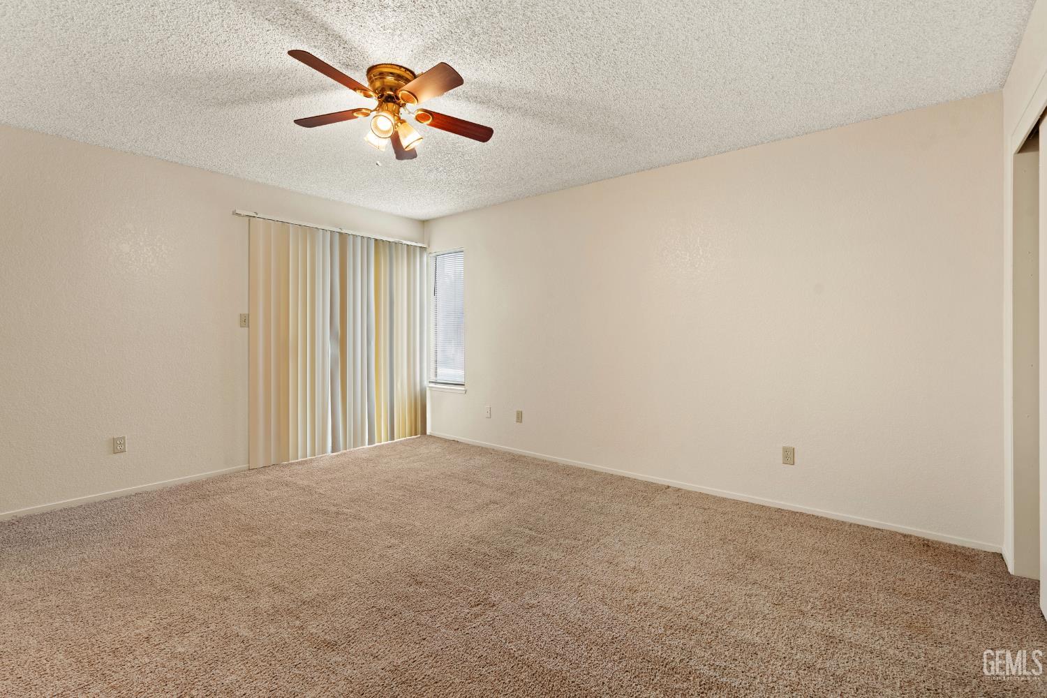 2204 Kelso Peak Avenue — photo 20