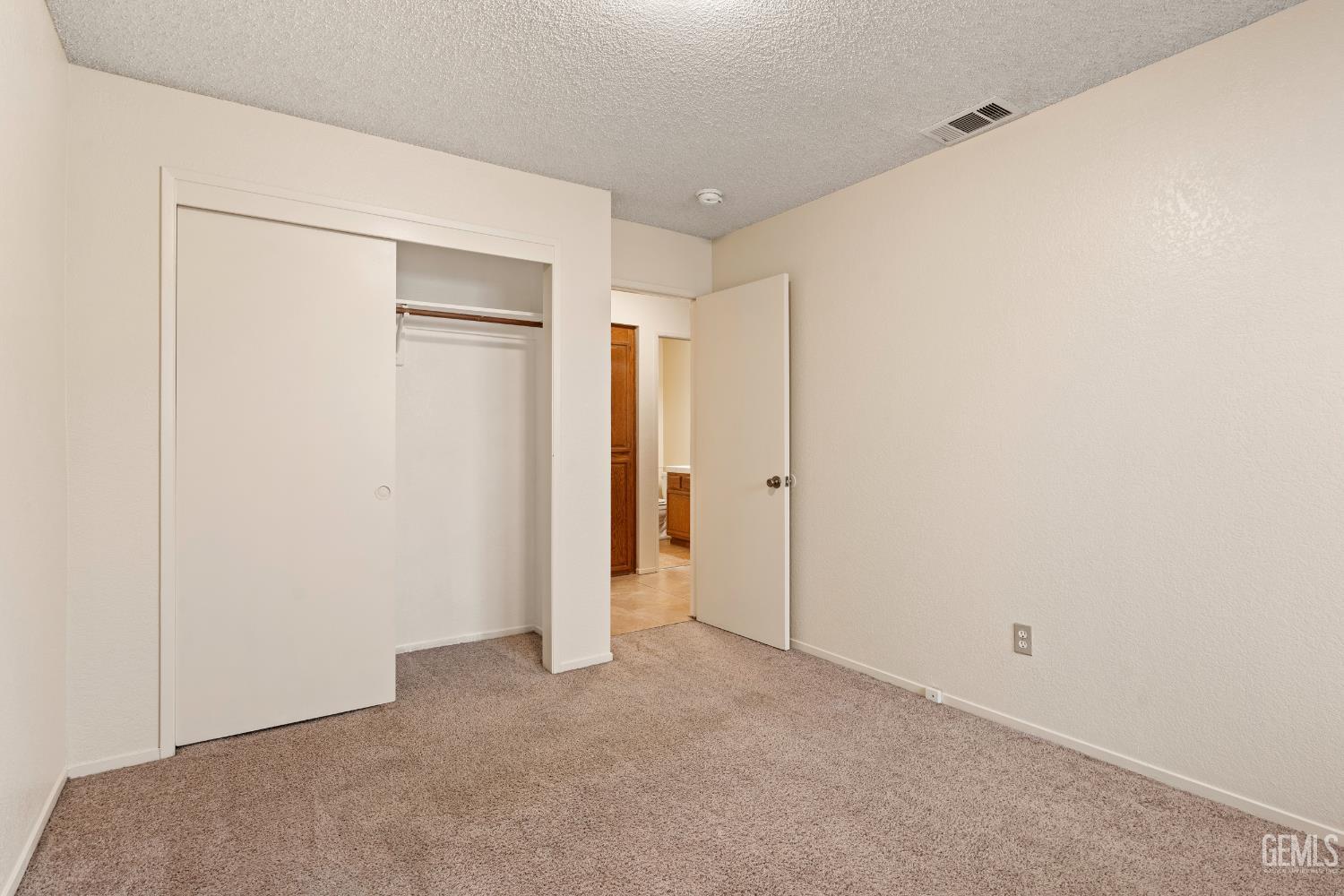 2204 Kelso Peak Avenue — photo 15
