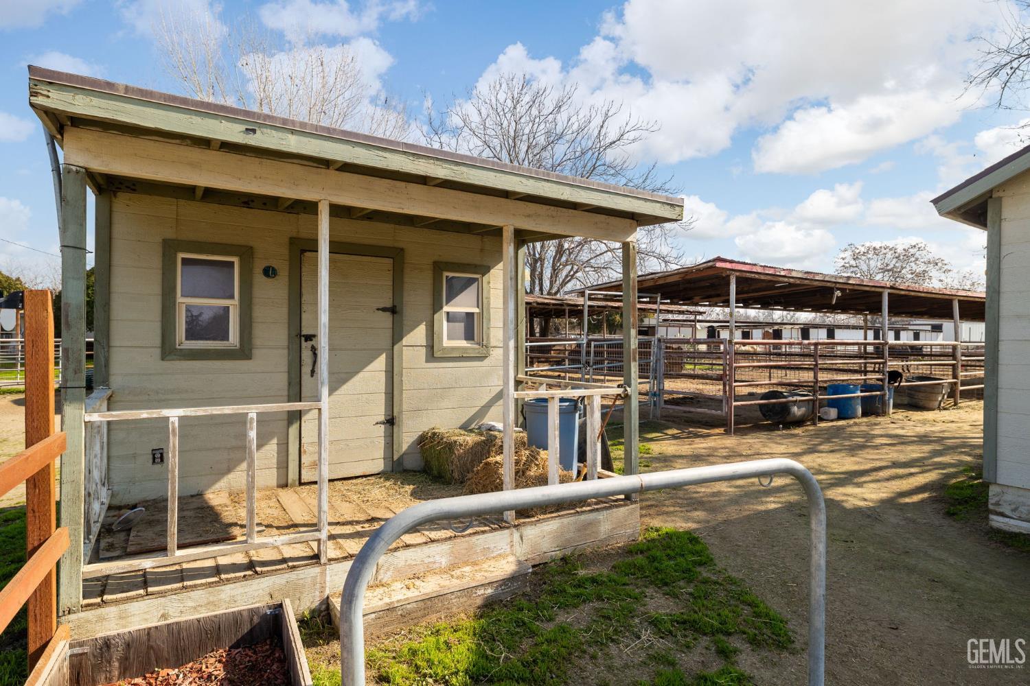 301 Sycamore Drive — photo 9
