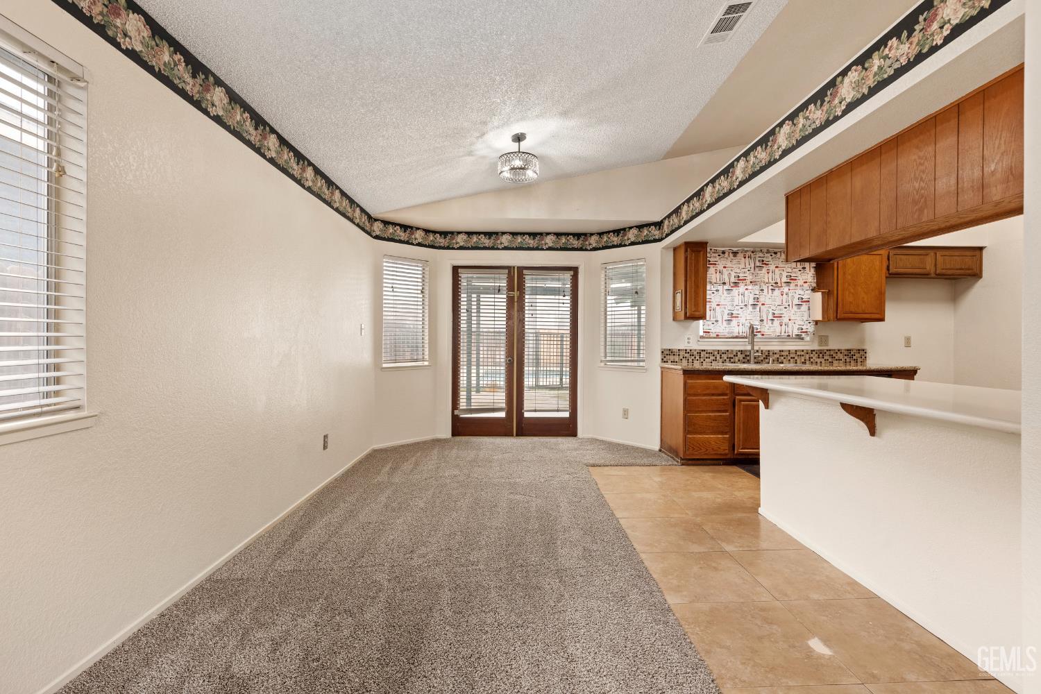 2204 Kelso Peak Avenue — photo 8