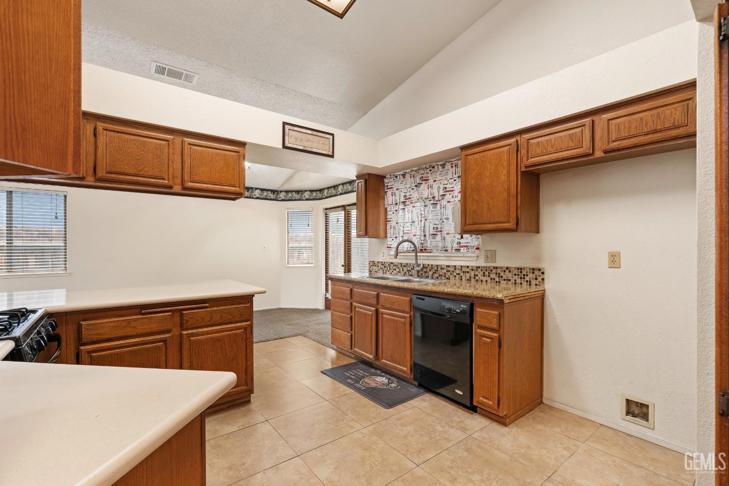 2204 Kelso Peak Avenue — photo 12