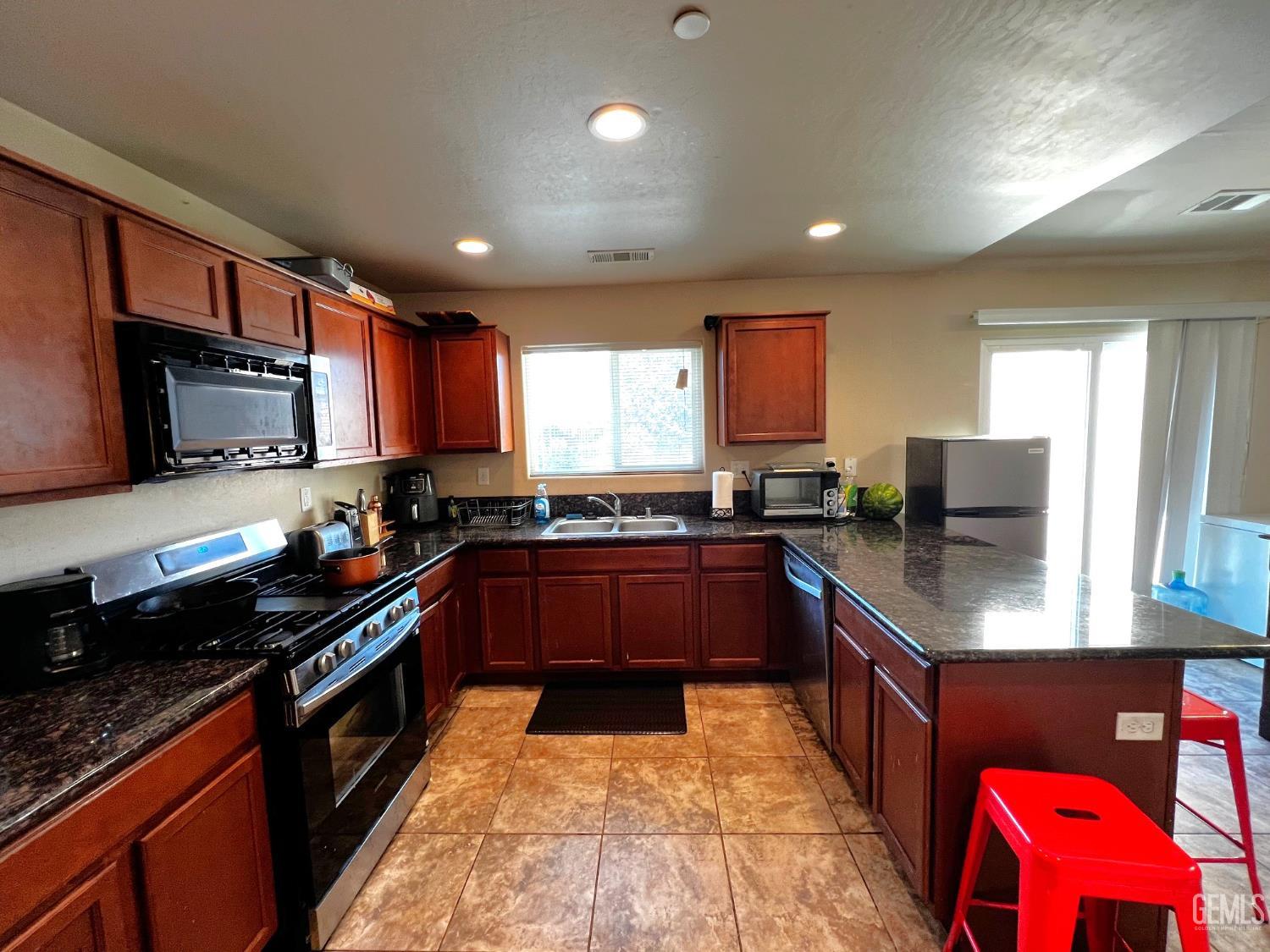 704 Candia Avenue — photo 3