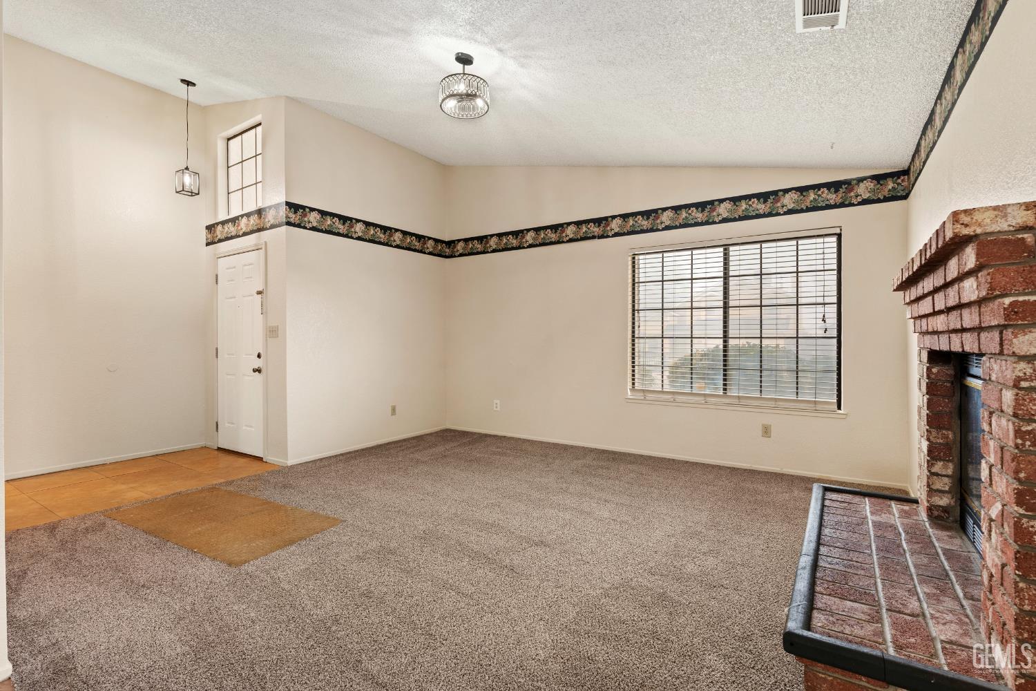 2204 Kelso Peak Avenue — photo 7