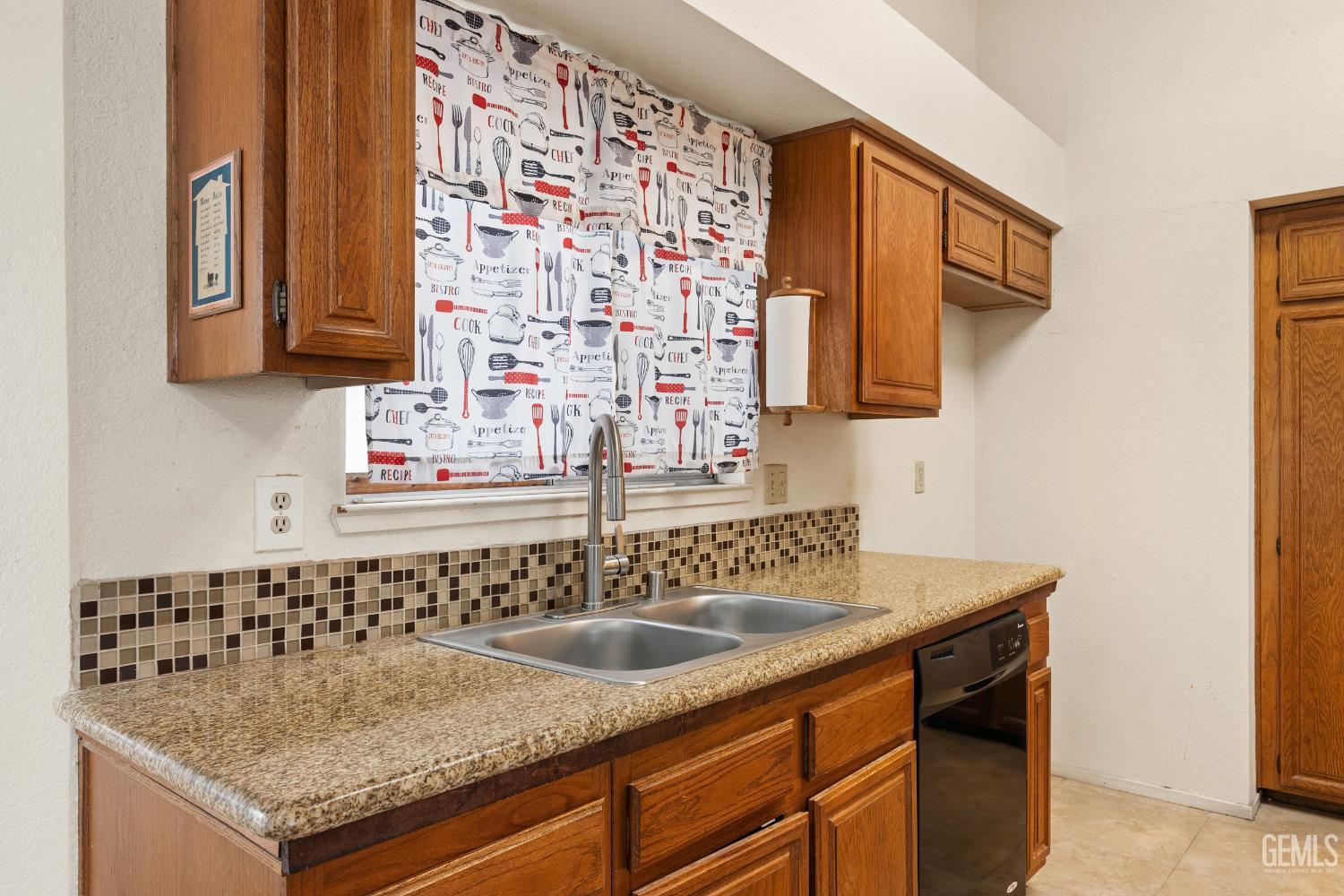 2204 Kelso Peak Avenue — photo 11