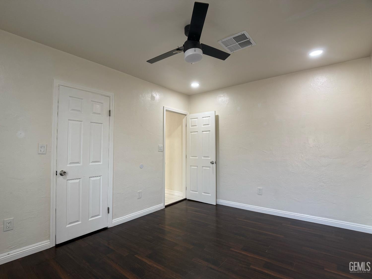 104 S Kincaid Street — photo 14