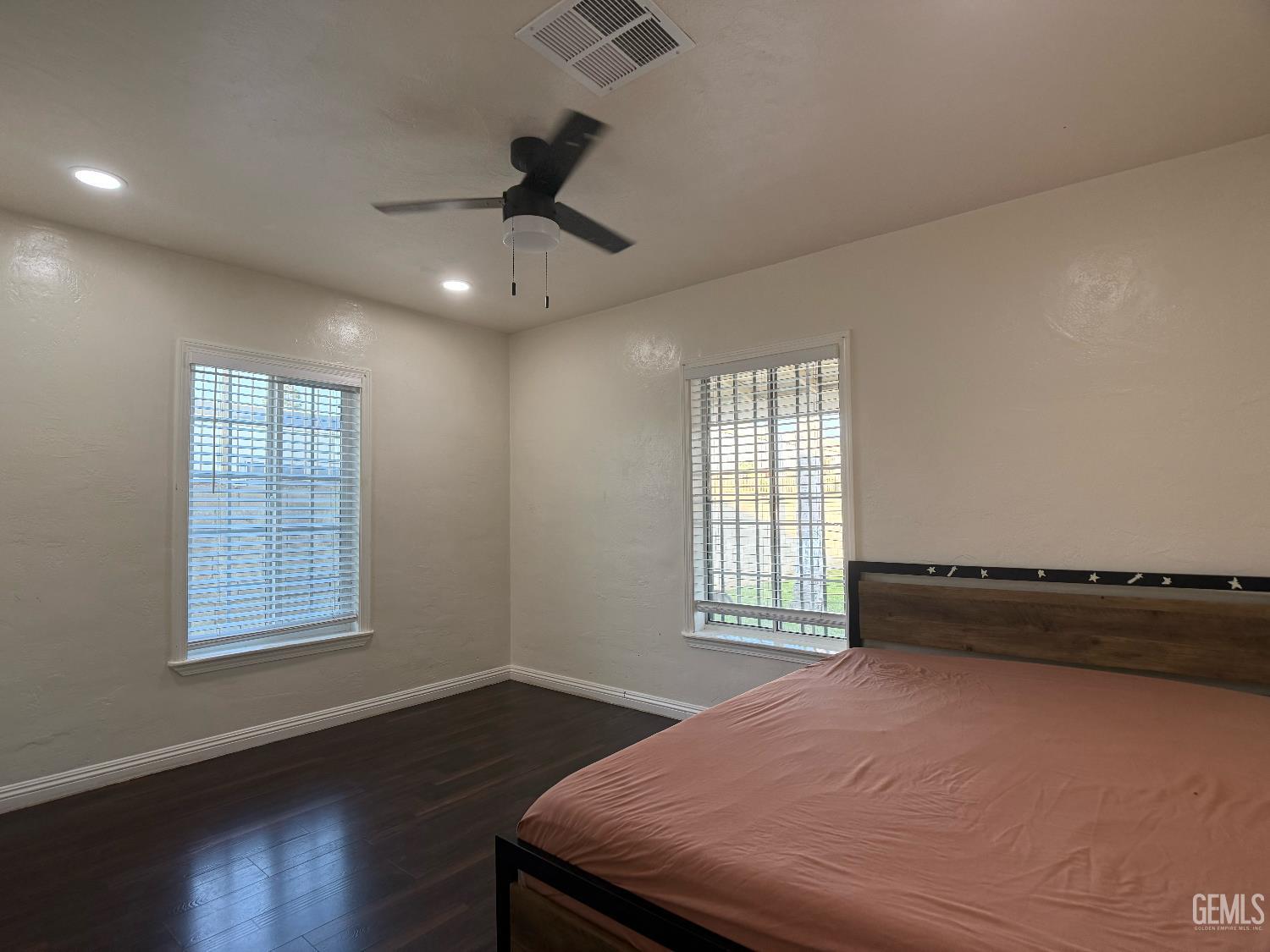 104 S Kincaid Street — photo 10