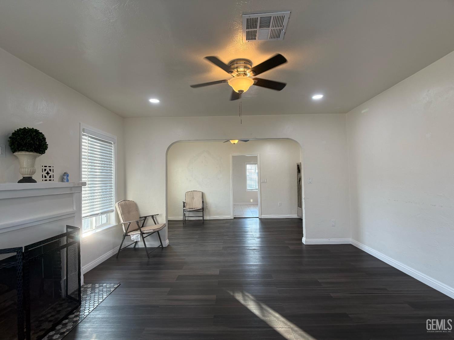 104 S Kincaid Street — photo 5