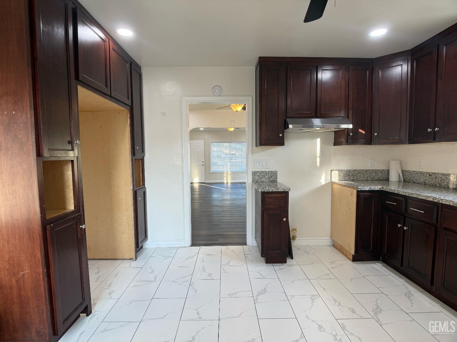104 S Kincaid Street — photo 8