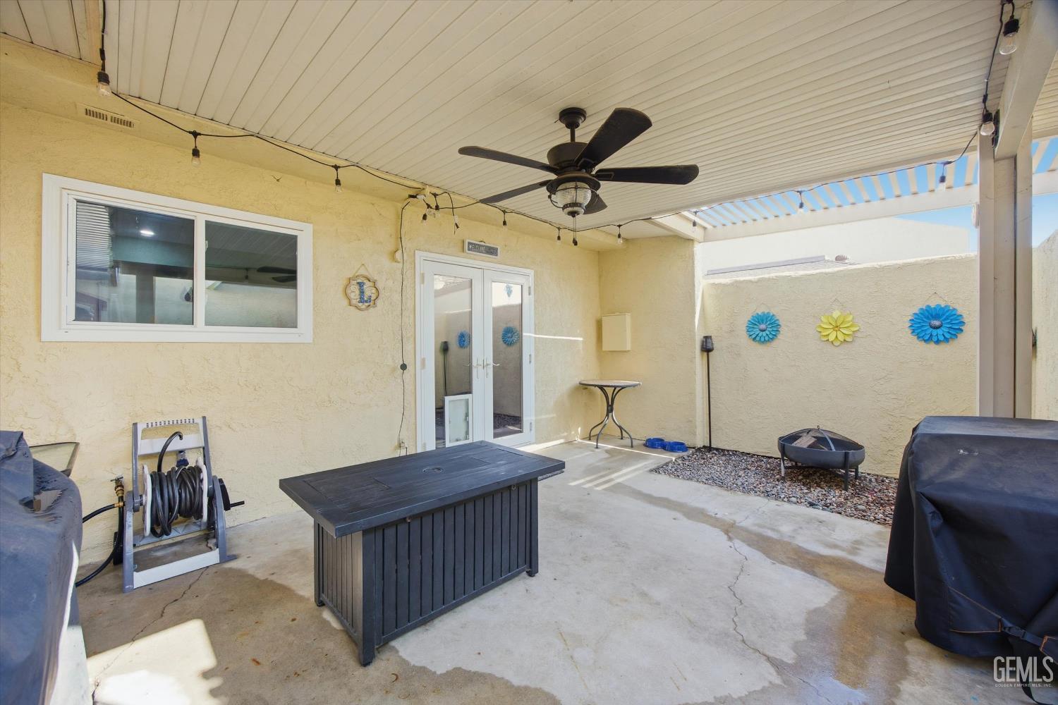 930 Olive Drive — photo 34