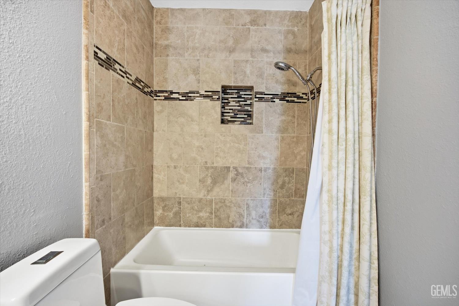 930 Olive Drive — photo 30