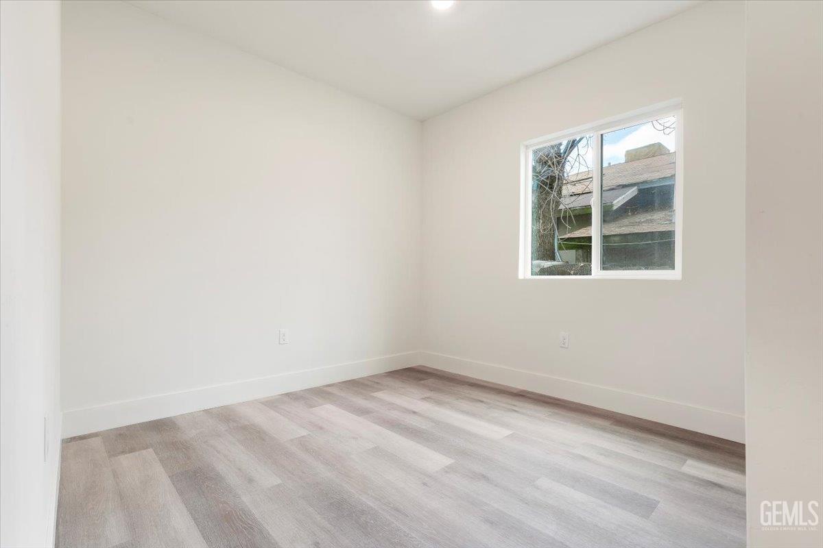 923 Sumner Street — photo 8