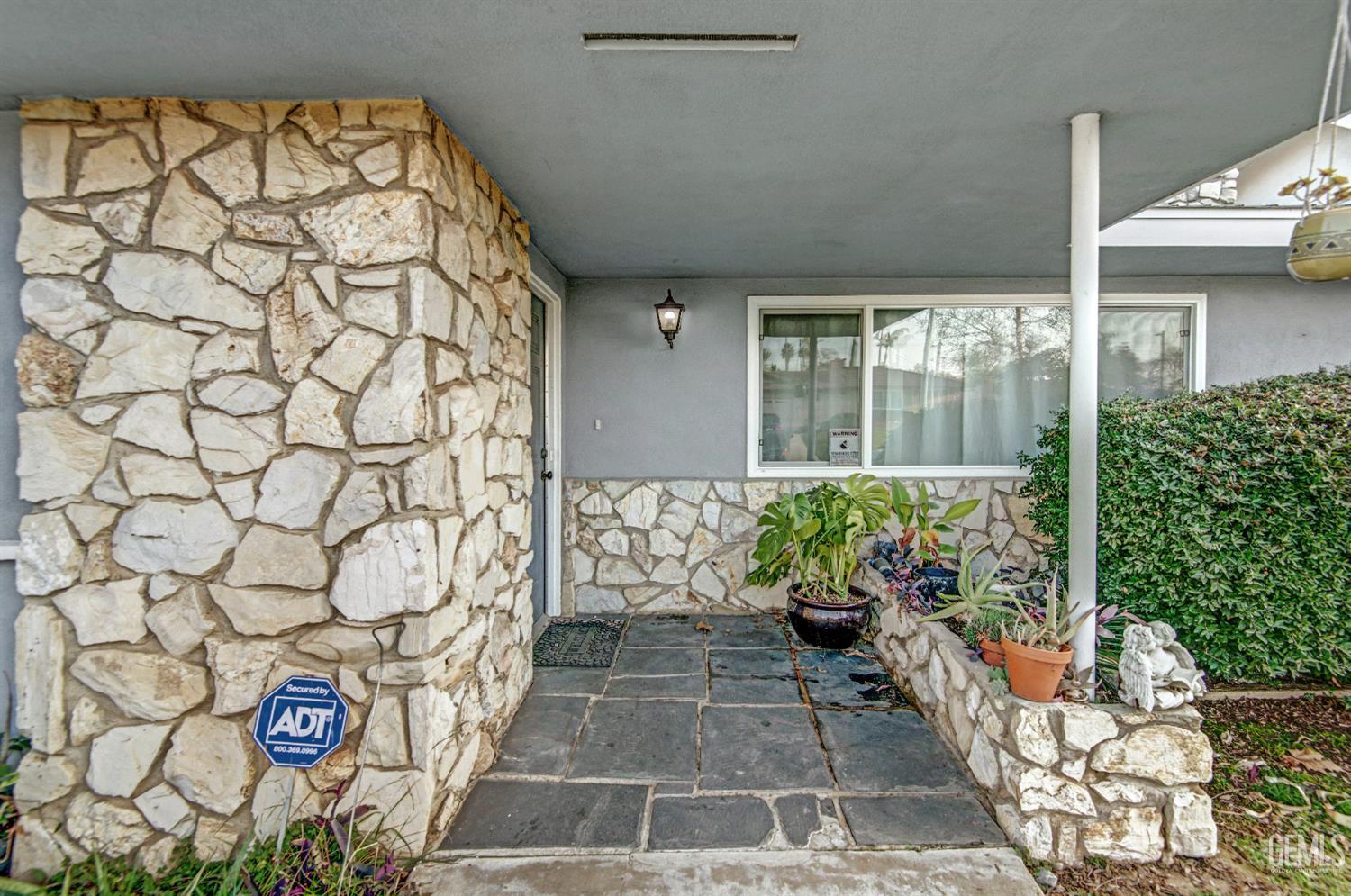 2931 Crest Drive — photo 8